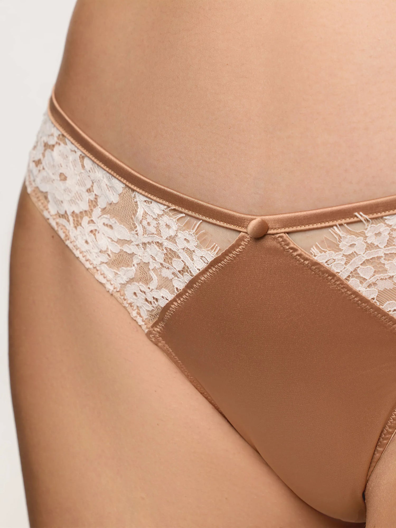 Yamamay_Skin_Brazilian Briefs  Chantilly_IBND191001_075_05