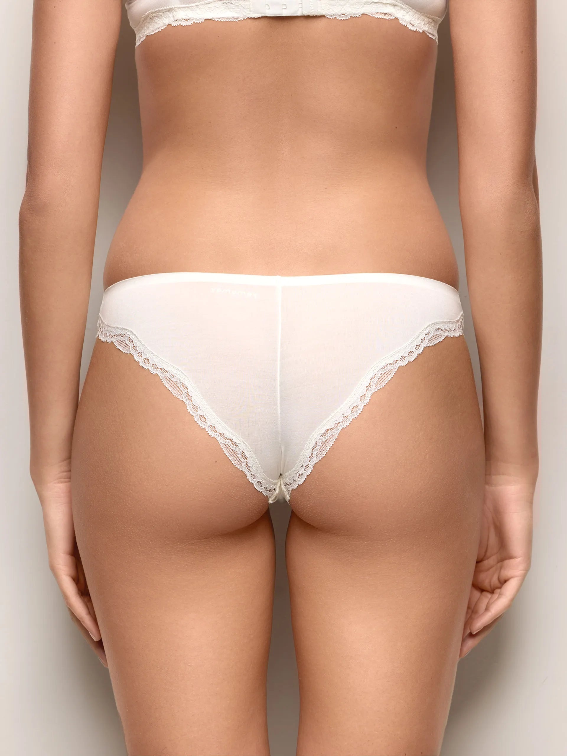 Yamamay_Silk_Brazilian Briefs - Modal/Silk Color_IBND191011_096_04