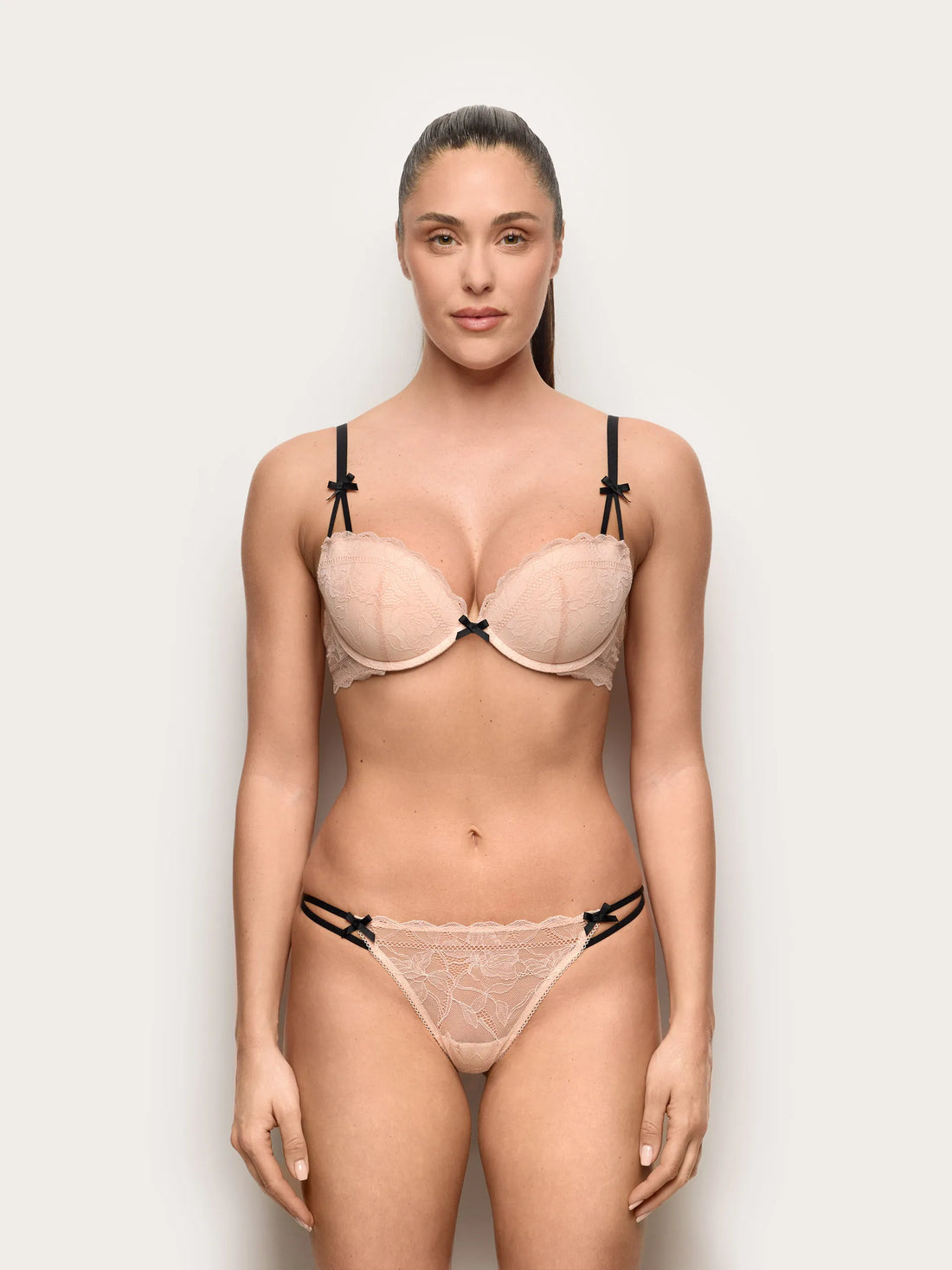 Yamamay_Pale Pink_Brasiliana in Pizzo - Elodie_IBND191014_090_02