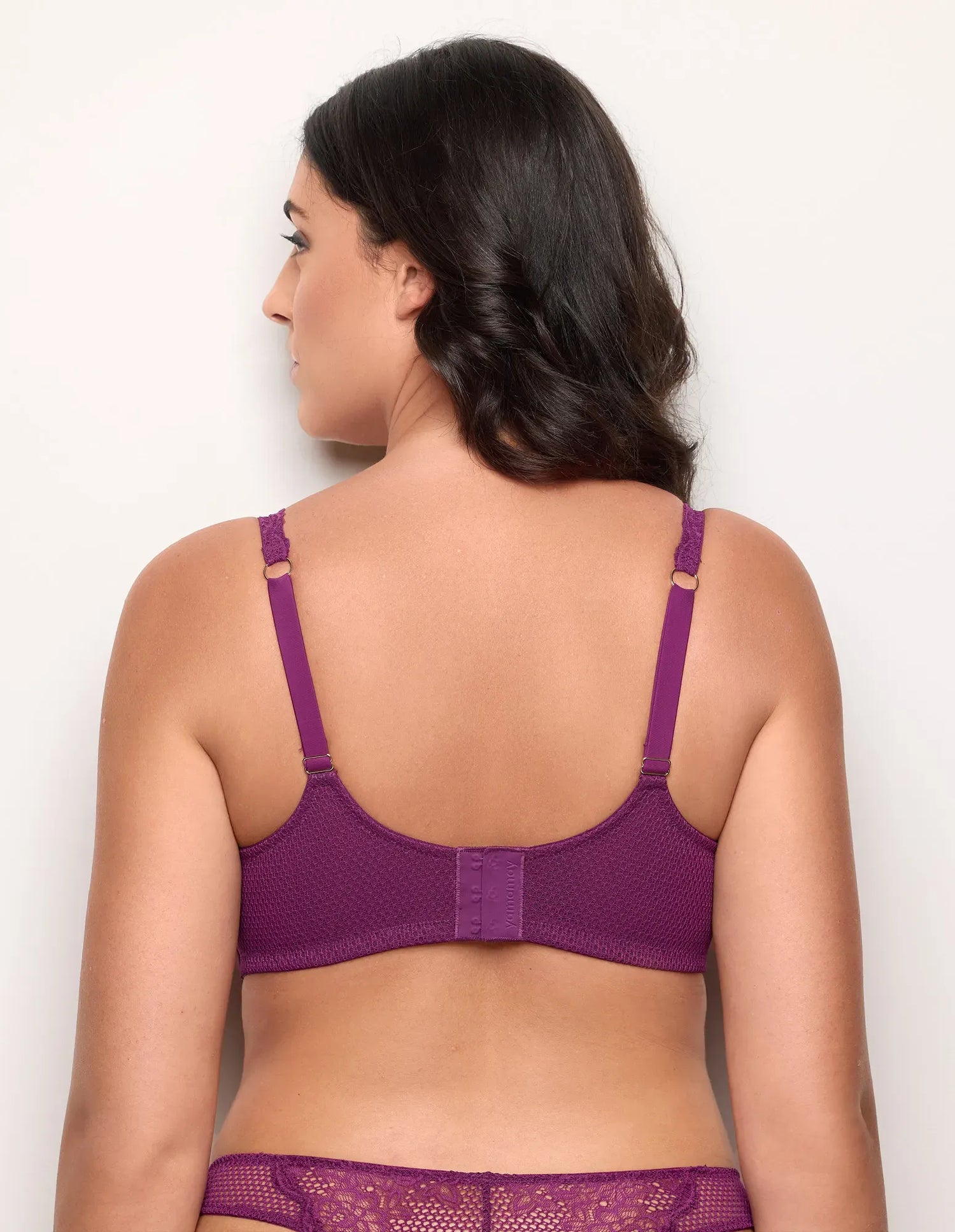 Yamamay_PLUM_Underwired Bralette with Differentiated Cups Ð Catchy_IBRD183015_084_03