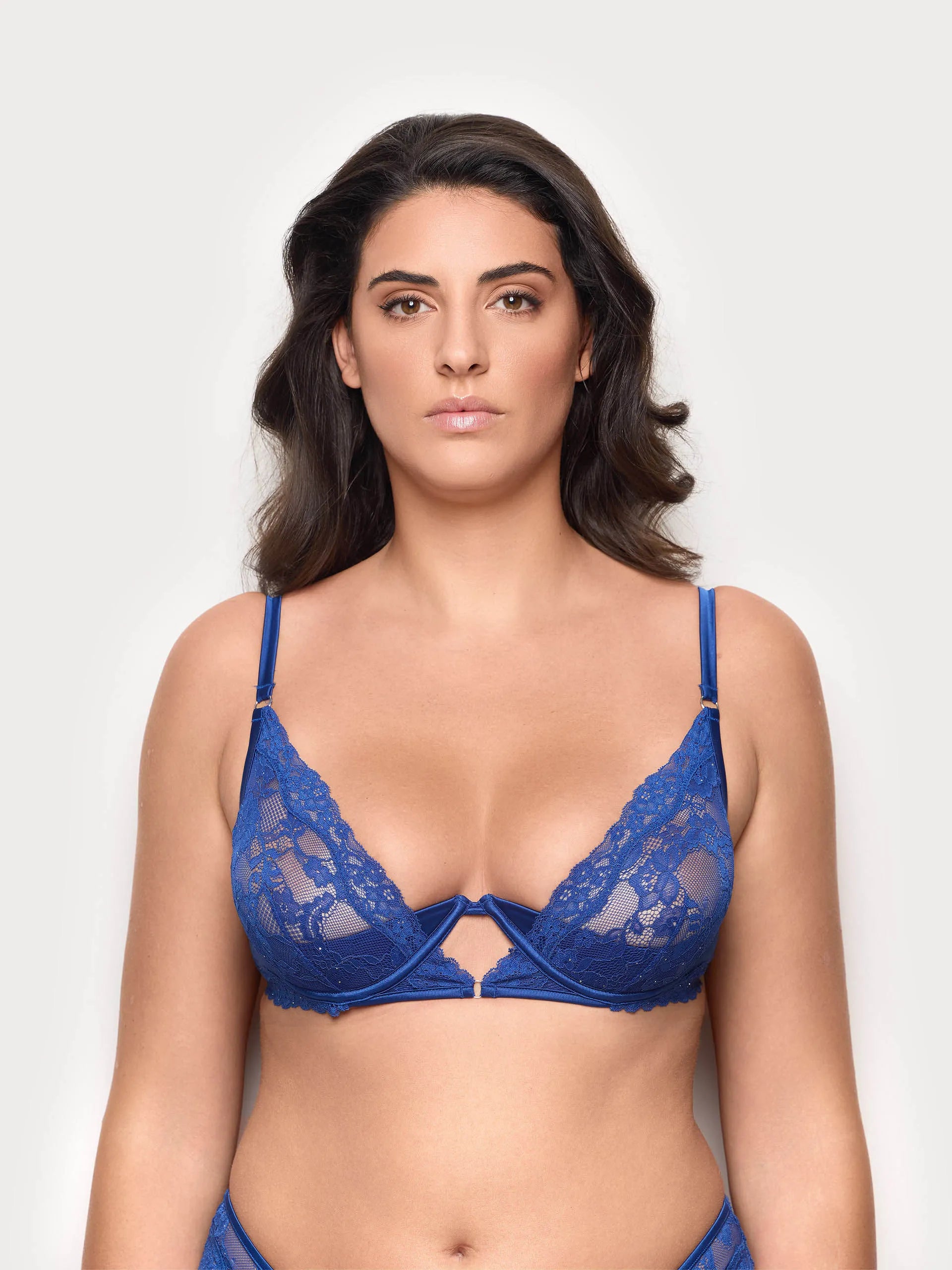 Yamamay_Royal Blue_Gemma Lace Underwired Carioca Bra_ICAD184001_026_02