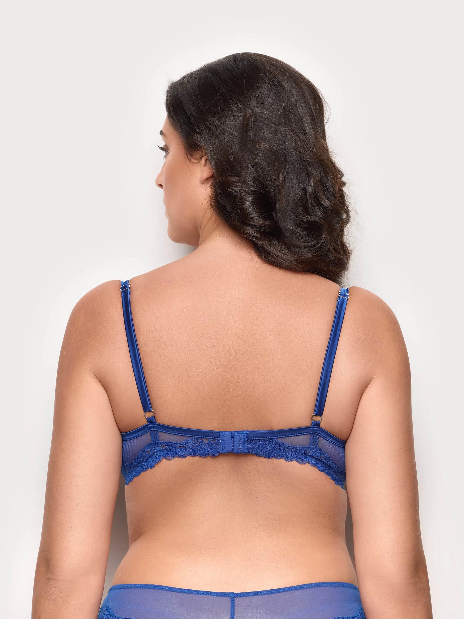 Yamamay_Royal Blue_Gemma Lace Underwired Carioca Bra_ICAD184001_026_04