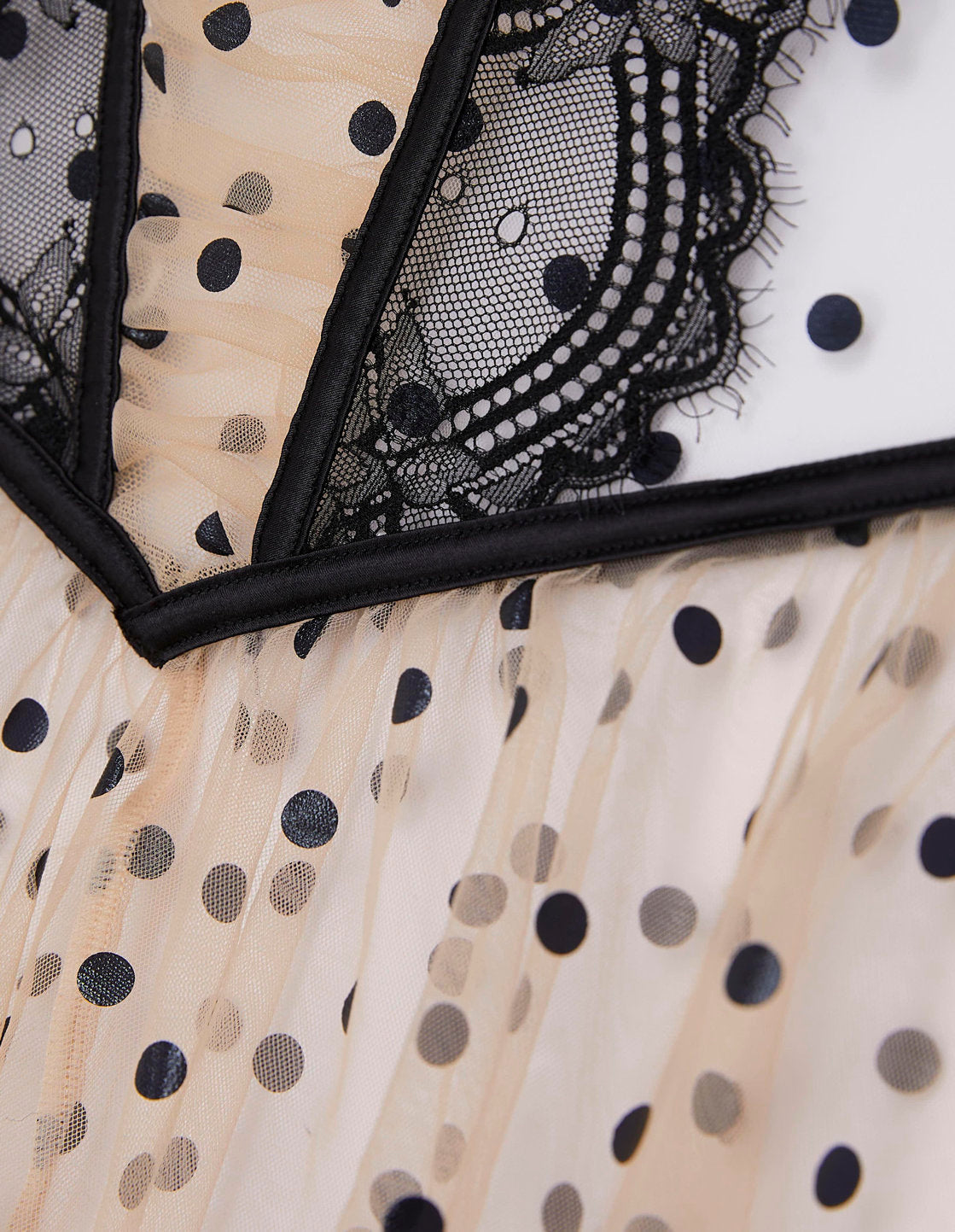 Yamamay_Delice Lace and Tulle Babydoll with Unlined Cups and Deep Neckline_ICRD181009_075_05