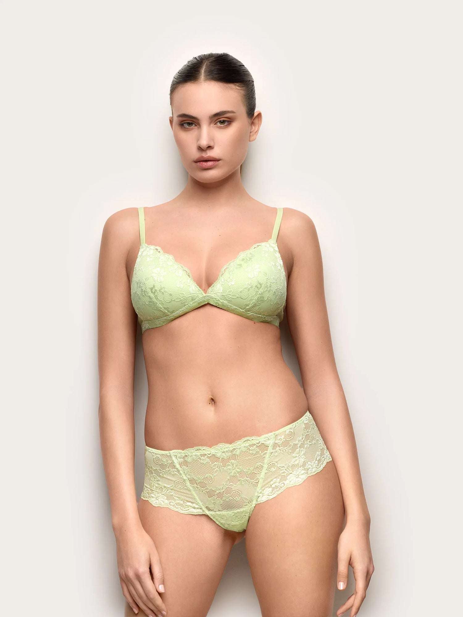 Yamamay_Light Green_Brazilian Knickers - Primula Color_ICUD191004_109_01