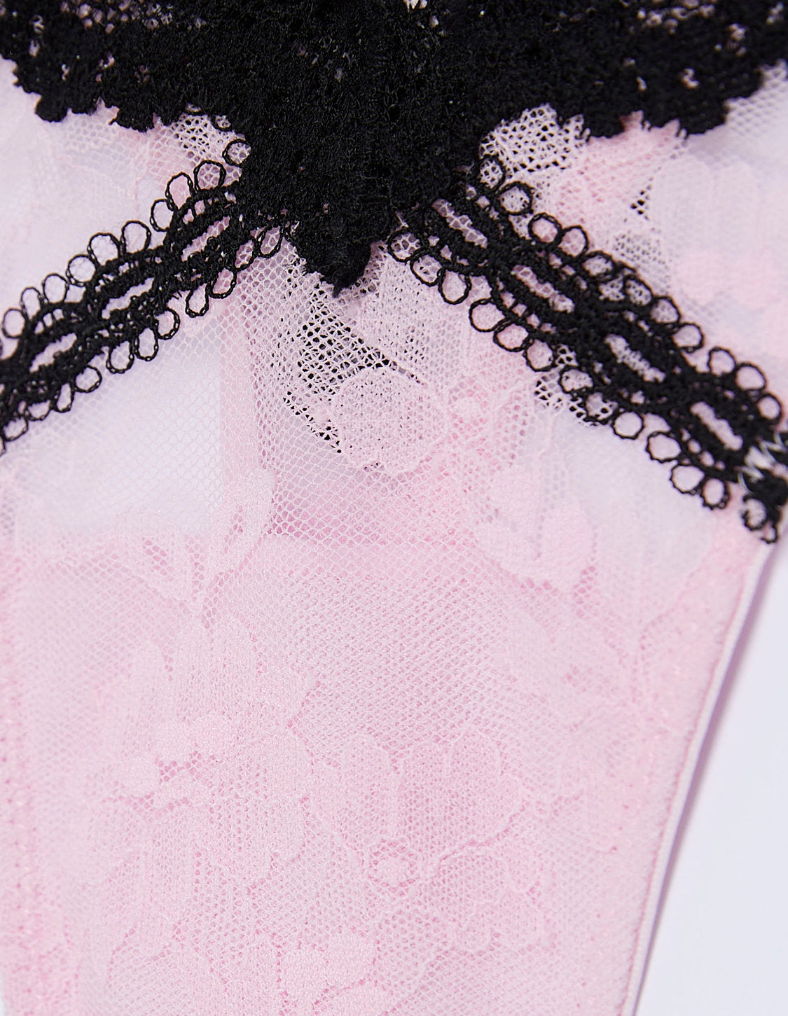 Yamamay_Lily and Black Lace Thong with Recycled Fibers_IPED181010_900_07