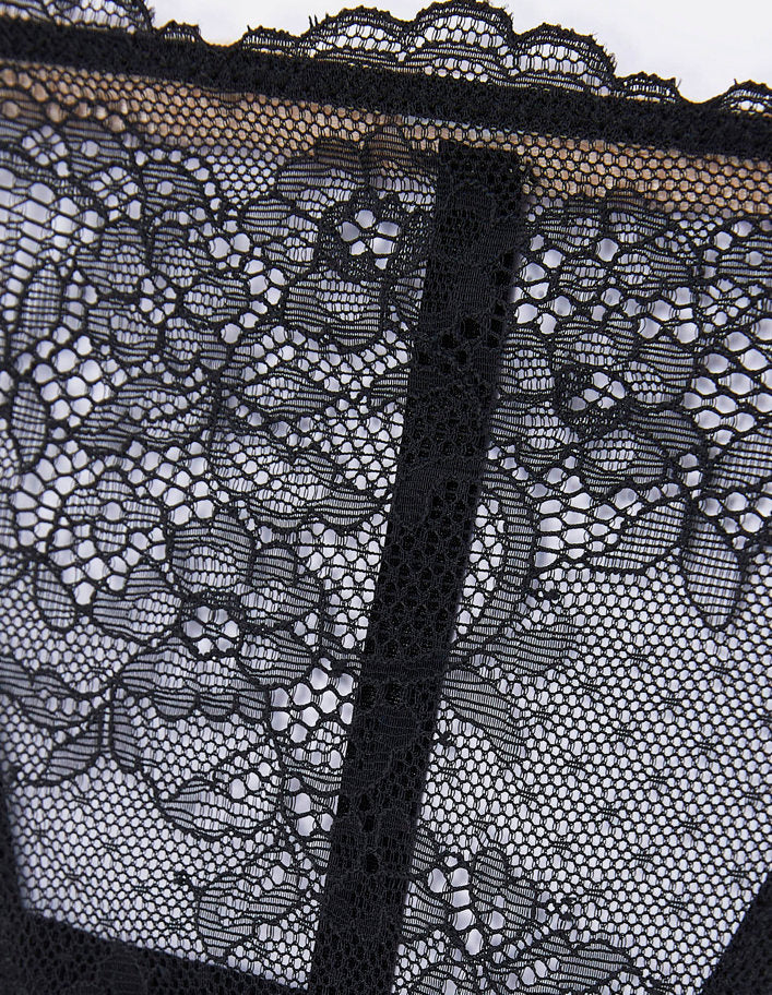 Yamamay_Camille Low-Rise Thong in Stretch Microfiber and Lace_IPED181019_088_07