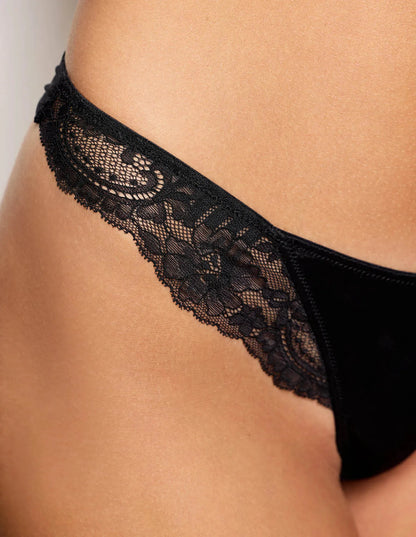 Yamamay_Black_WomenÕs Thong with Lace Details Ð Malice_IPED183006_072_05