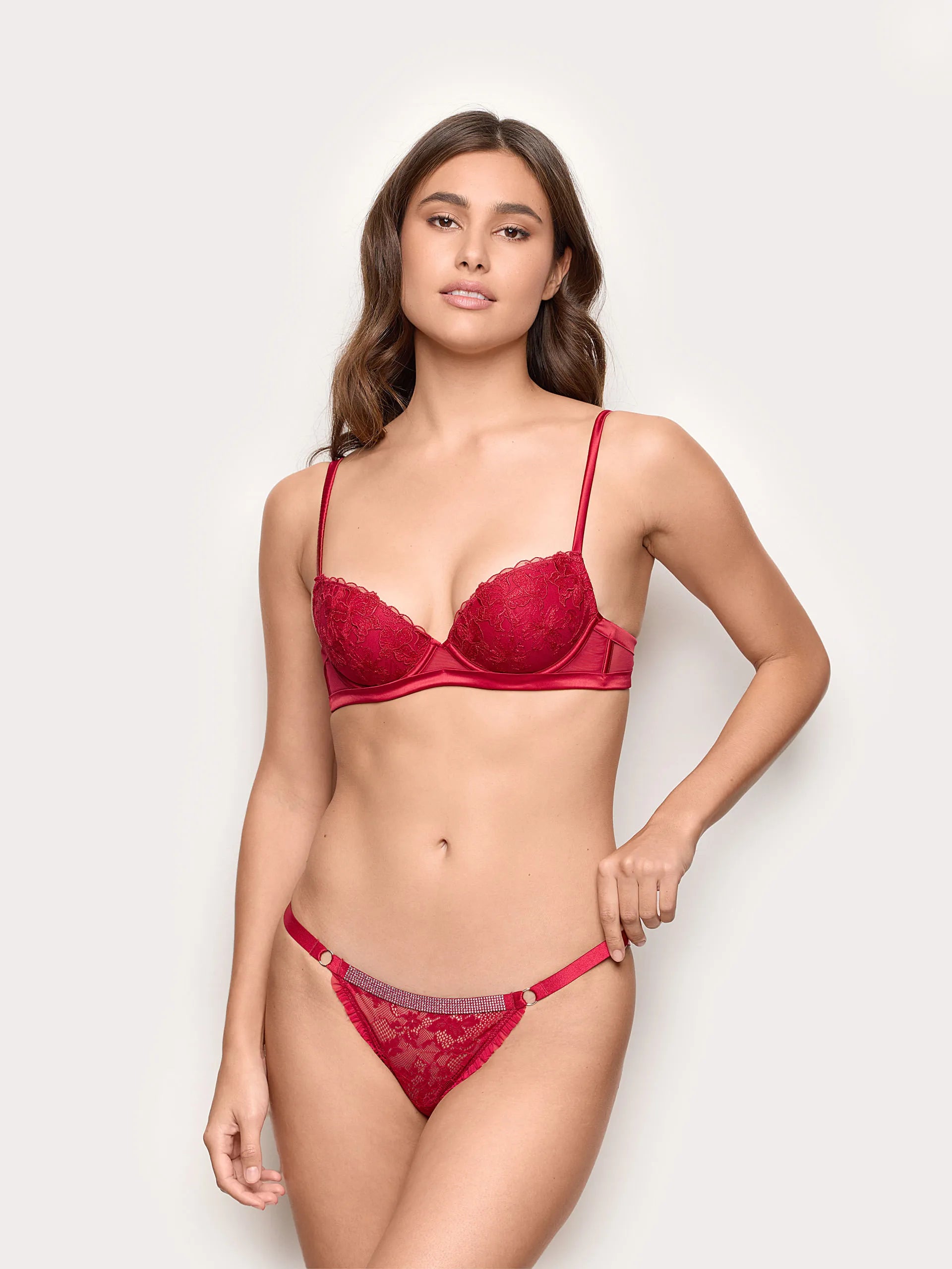 Yamamay_Ruby Red_Red Lace Jewel Thong Jolly_IPED184004_909_01