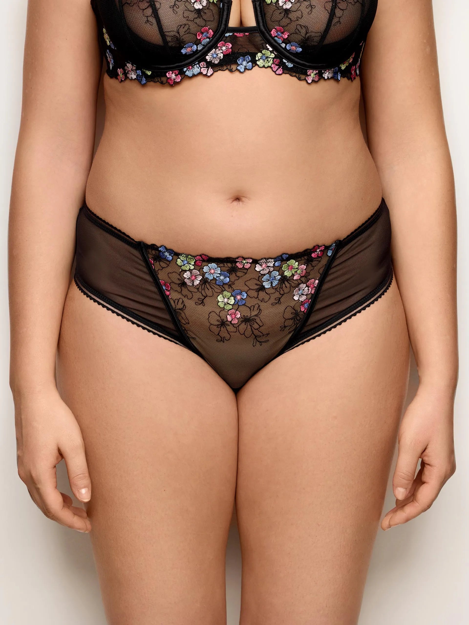 Yamamay_Black_Briefs - Milli_ISLD191006_072_08