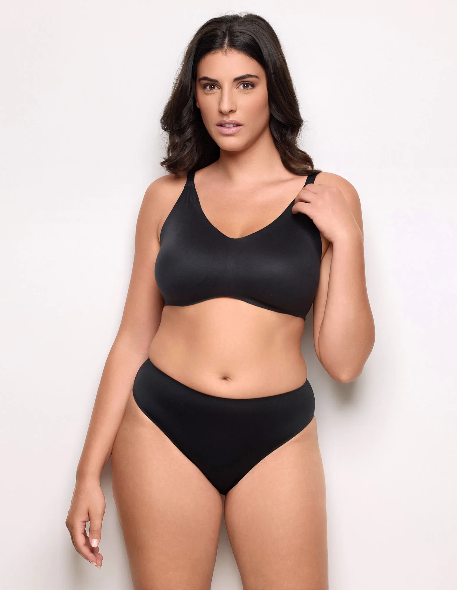 Yamamay_Black_High Waist Brief - New Principessa_ISLD99X059_072_01