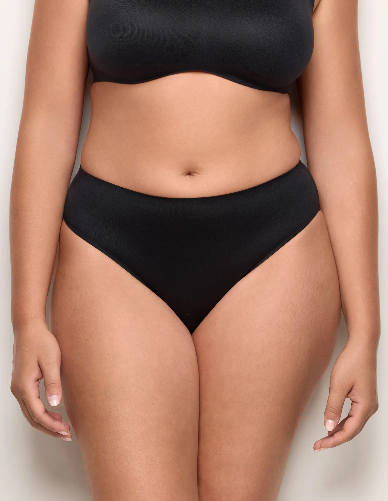Yamamay_Black_High Waist Brief - New Principessa_ISLD99X059_072_03