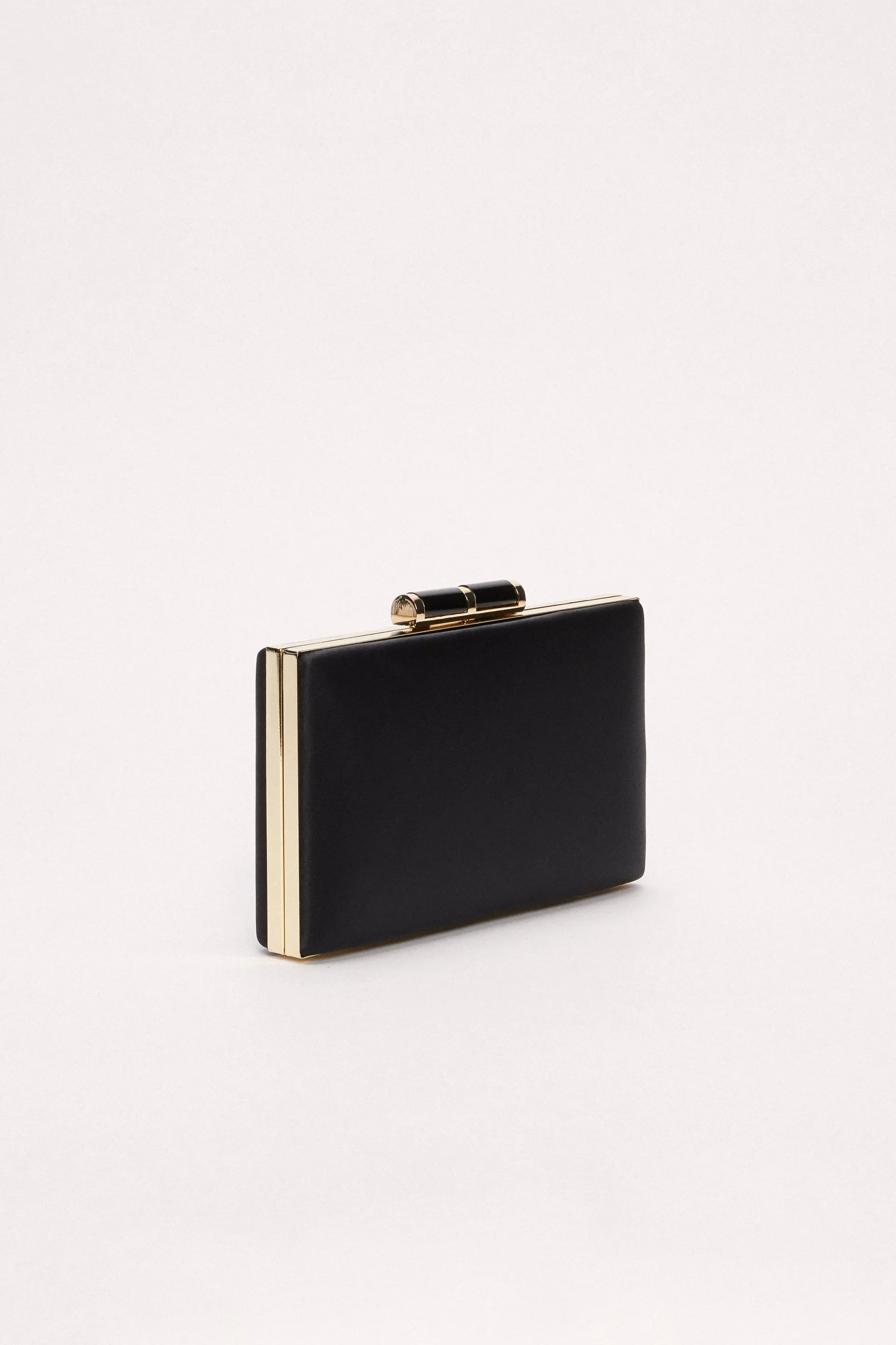 Luisa Spagnoli_Black-Light Gold_Ivy - Satin Clutch Bag_IVY H_0101 0038_05