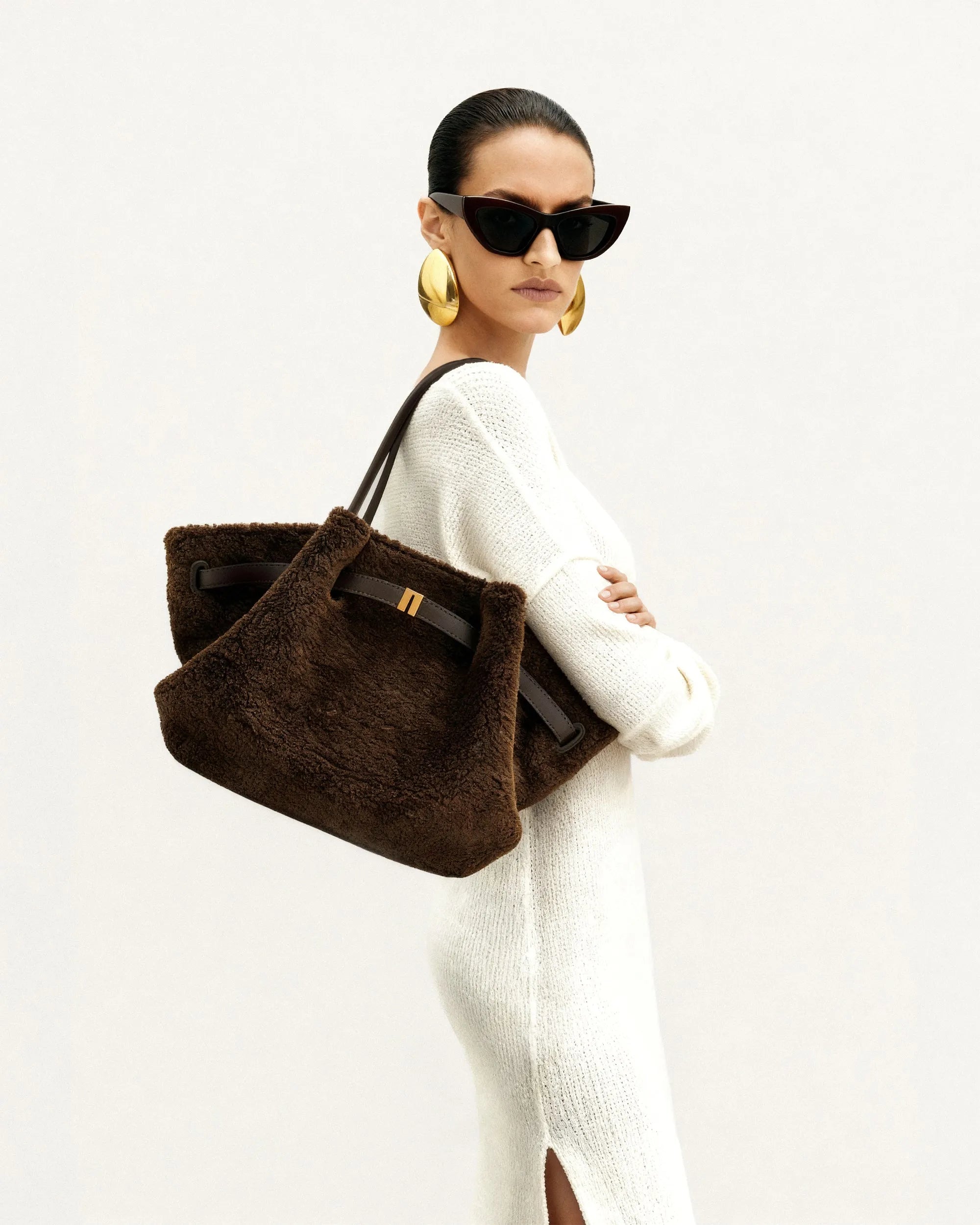 JW PEI_Mocha Brown_Hana Medium Faux Fur Tote Bag_JH306B04-32_Mocha Brown_02