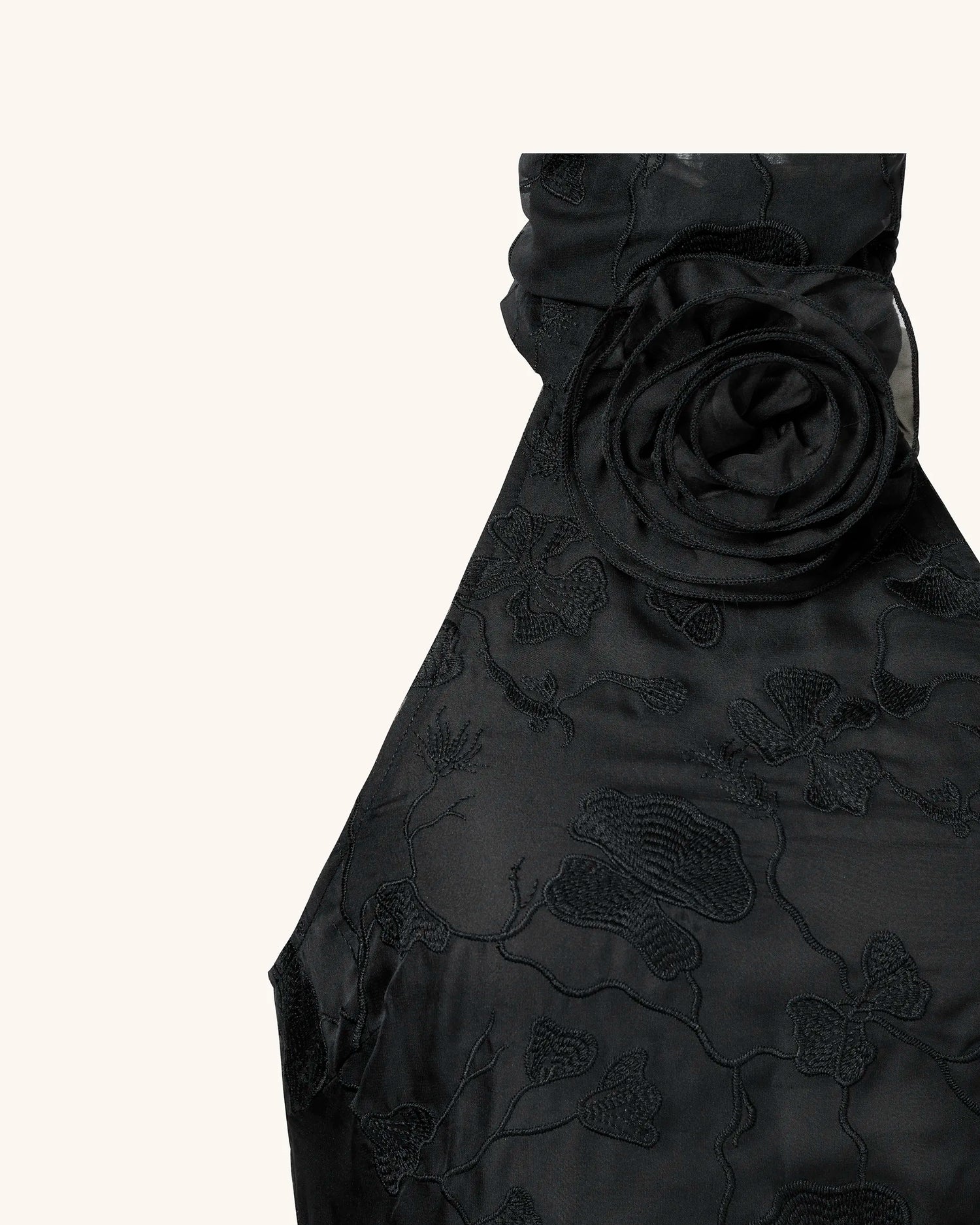 JW PEI_Black_Uliana Floral Lace Halterneck Maxi Dress_JR30234-1_Black_04