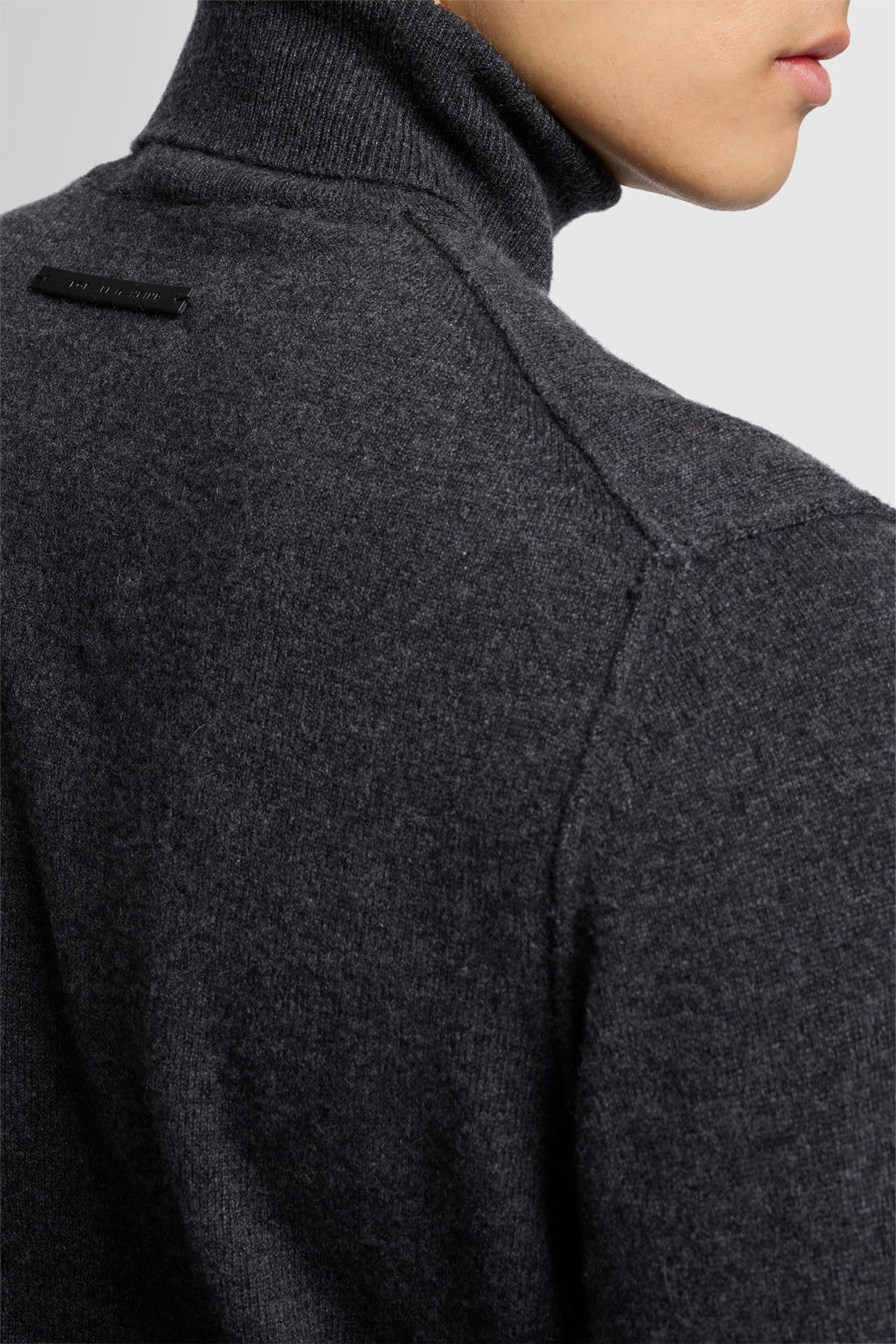 Turtle Neck Knit Cashmere W/ Stitch Detail Dark Grey_JSHM236NDG_DG_03