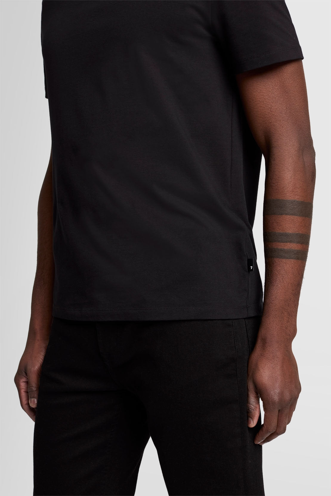 T-Shirt Luxe Performance Black_05