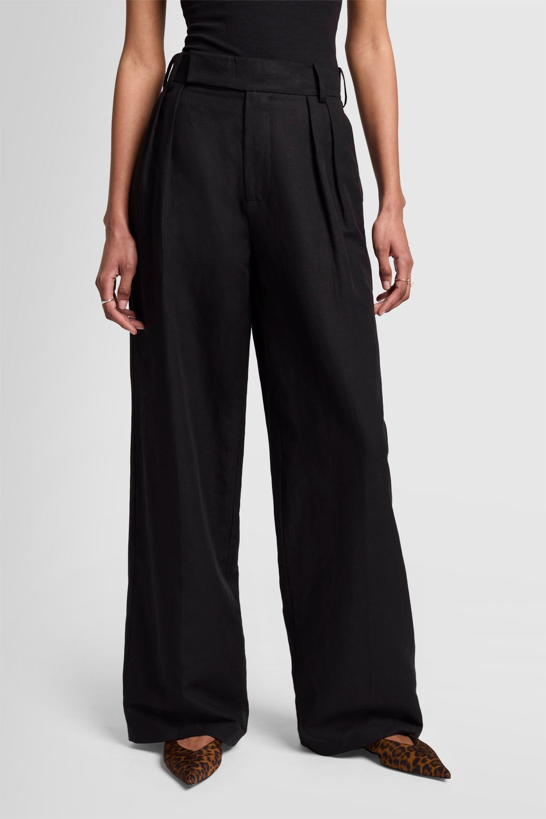 Pleated Trouser Linen Black_02