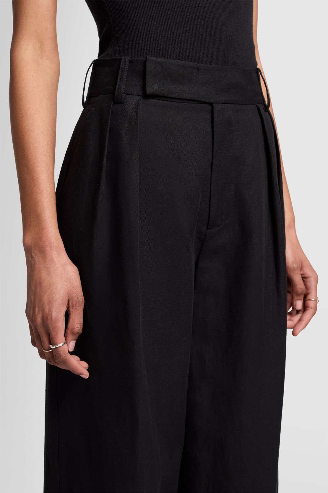 Pleated Trouser Linen Black_03