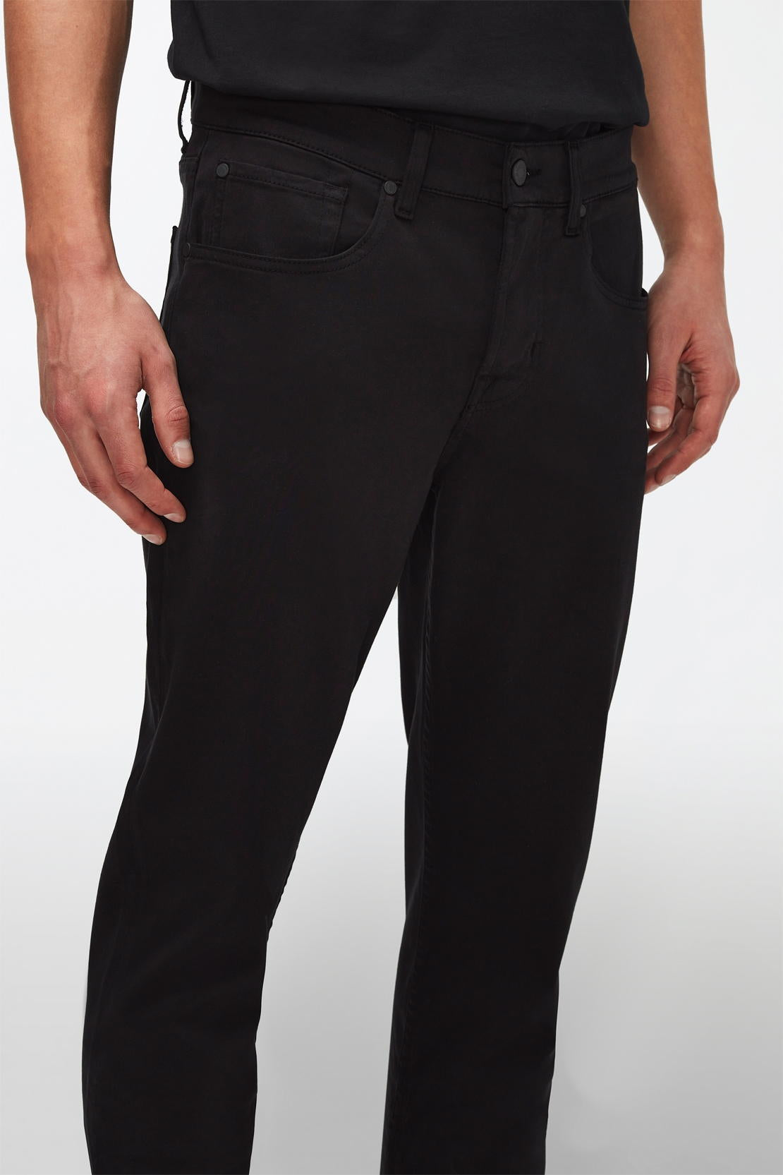 Slimmy Tapered Luxe Performance Plus Color Black_JSMXV600BL_BL_03