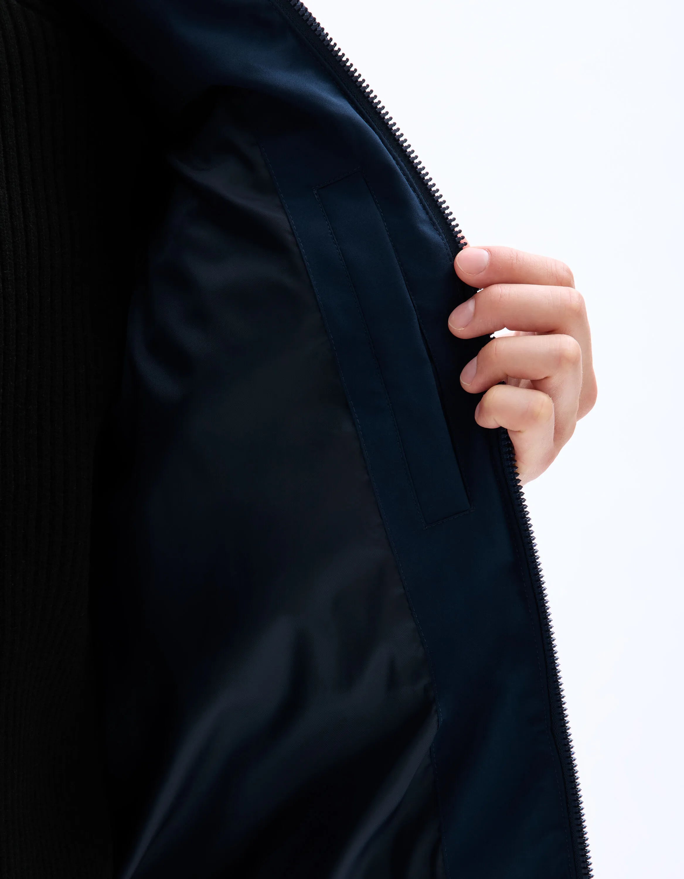 Celio_Navy_Warm Sleeveless Down Jacket with Hood_JUBIANCO_NAVY_05