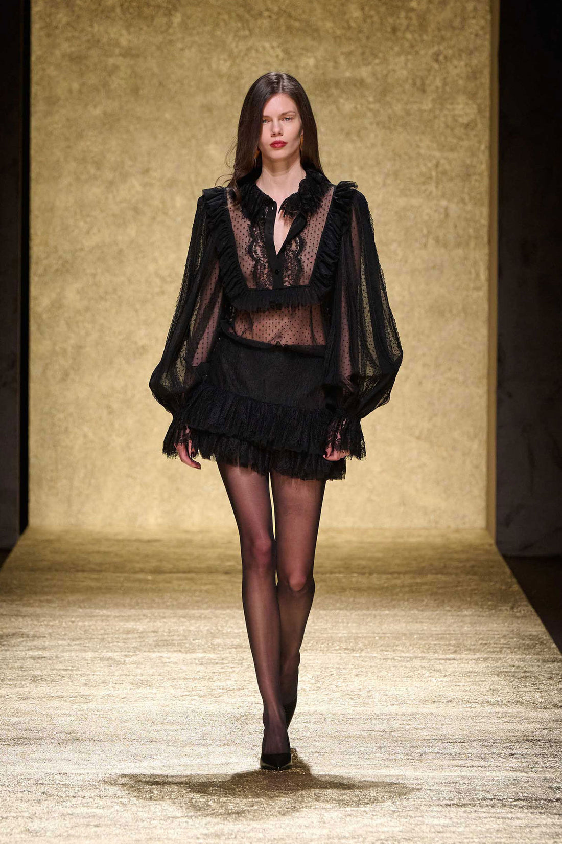 Luisa Spagnoli_Nero_Lanteri - Lace and Plumetis Tulle Blouse Ð Fashion Show_LANTERI_0101_01