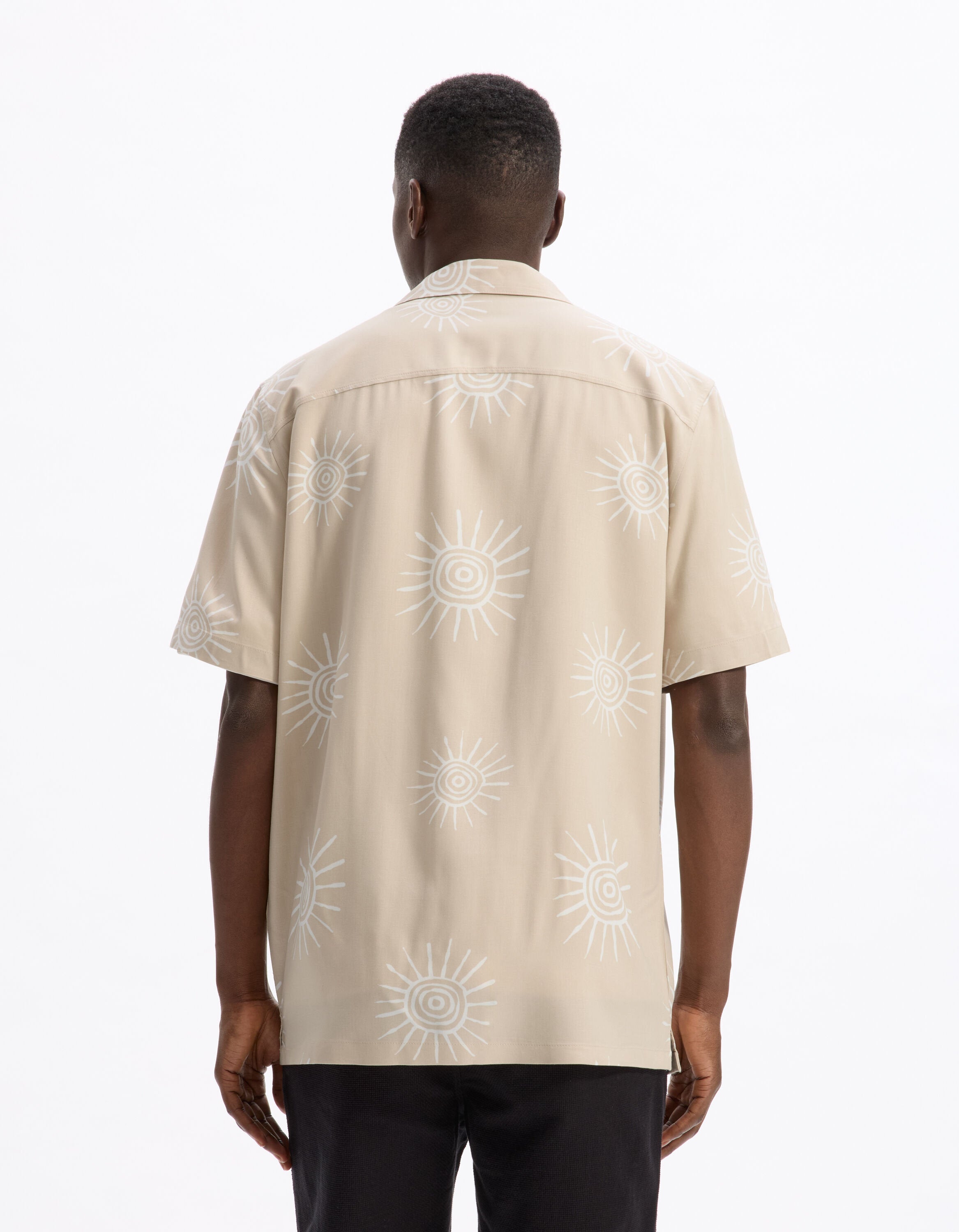 Celio_Beige 100% Viscose Sunburst Print Shirt_LASUNY_BEIGE_03