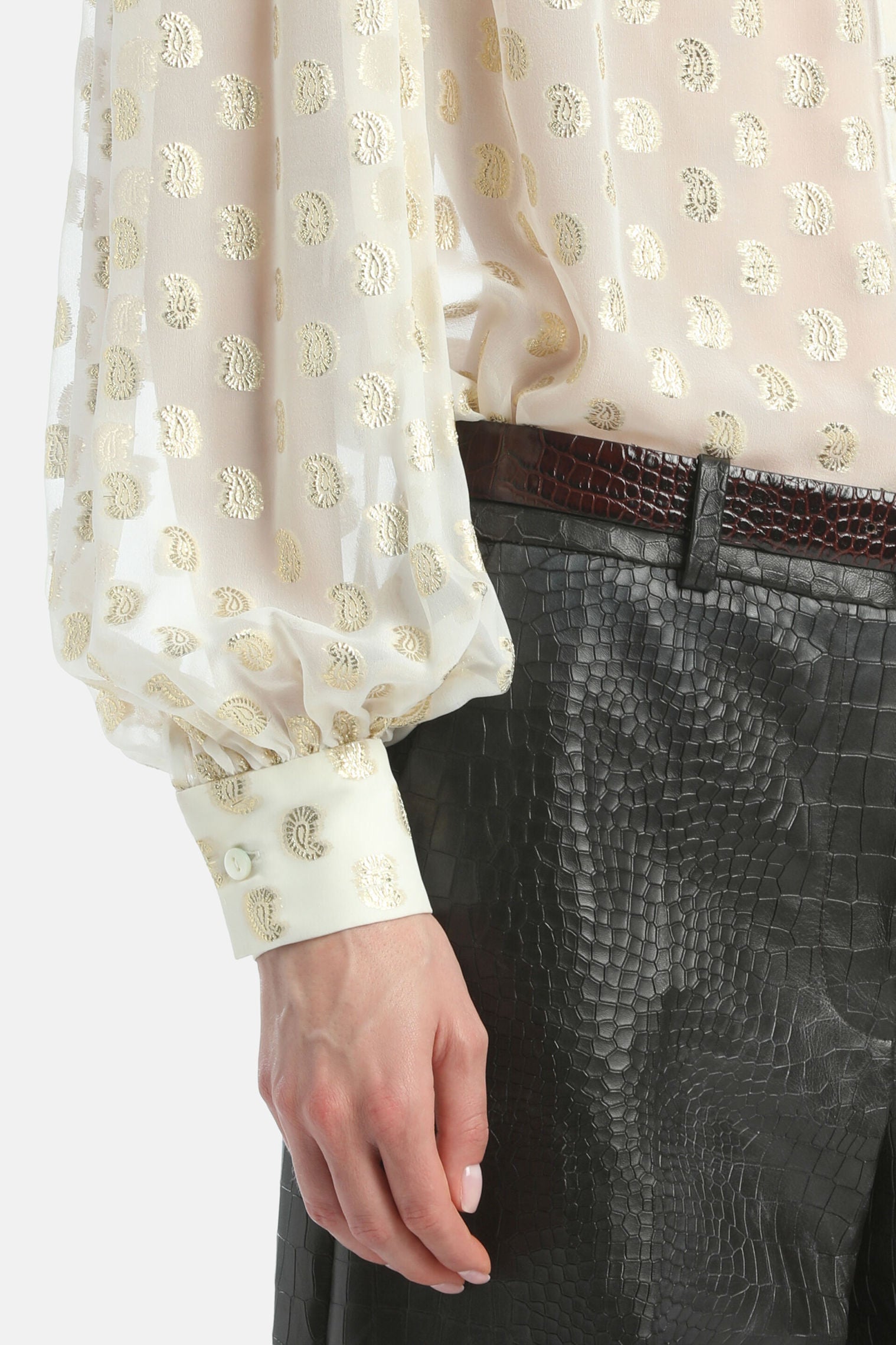 Luisa Spagnoli_Var Panna Oro_Latitudine - Silk Shirt with Lurex Details Ð Fashion Show_LATITUDINE_3916_04