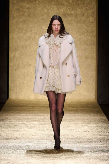 Luisa Spagnoli_Var Panna Oro_Latitudine - Silk Shirt with Lurex Details Ð Fashion Show_LATITUDINE_3916_05