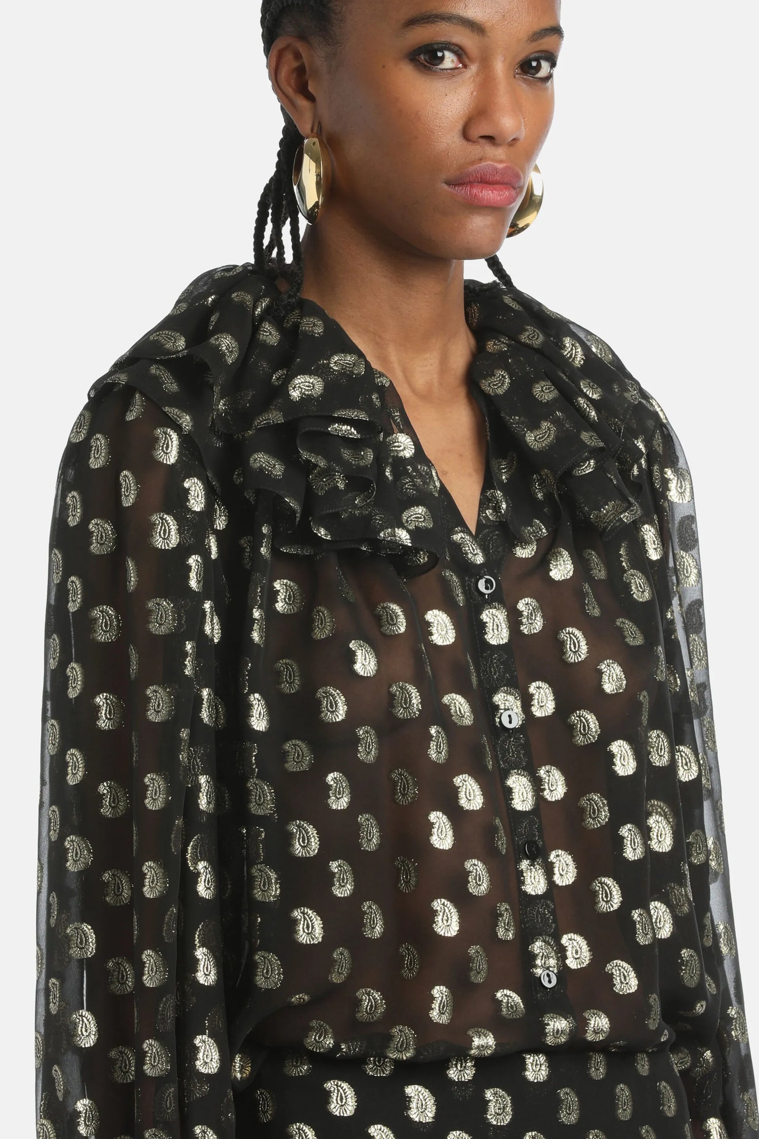 Luisa Spagnoli_Black-Gold_Latitudine - Silk Shirt With Lurex Details Ð Fashion Show_LATITUDINE_3947_04