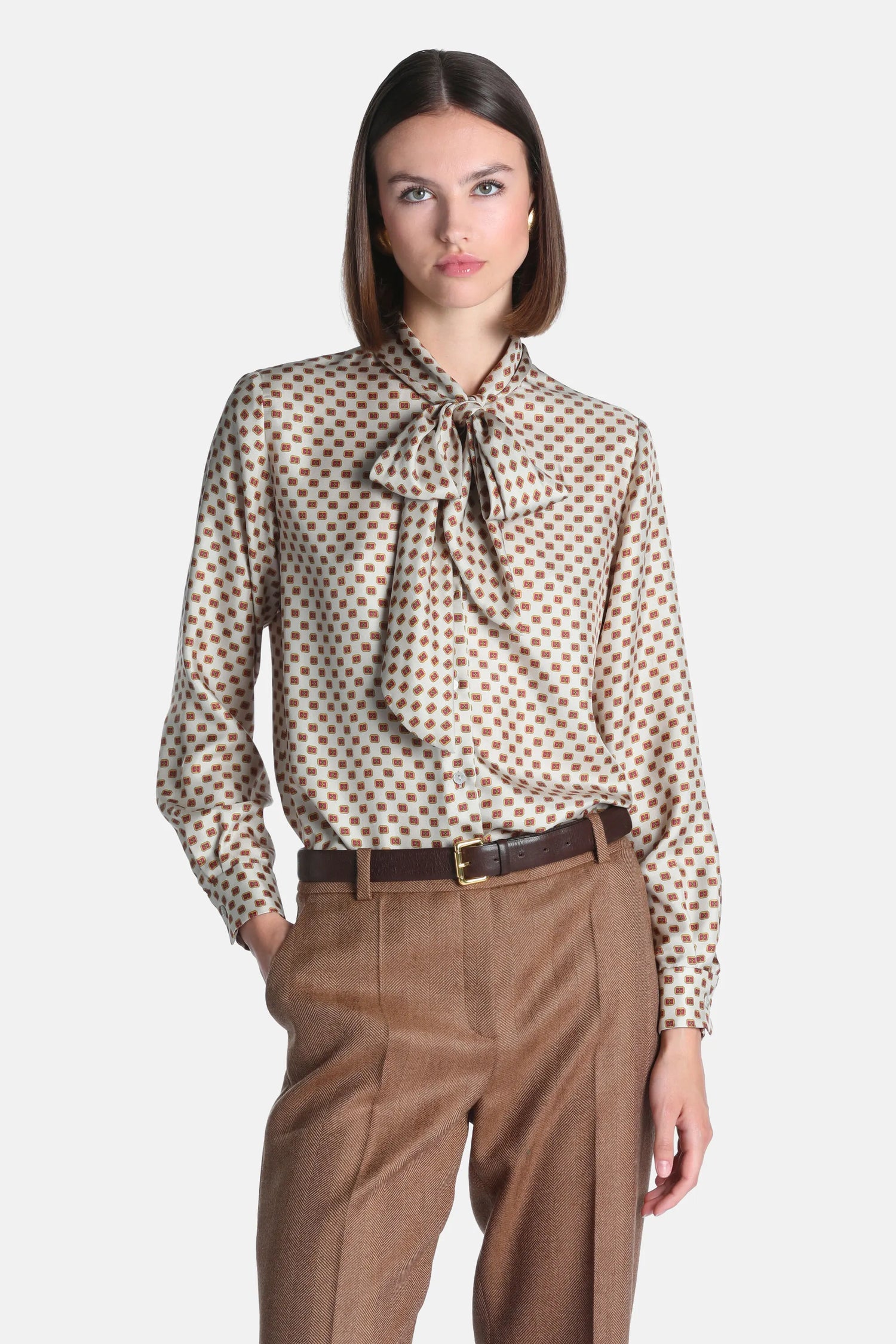 Luisa Spagnoli Var Fondo Crema Women Linosa - Silk Shirt with Lavalli�re SKU: LINOSA_3286 Image 01