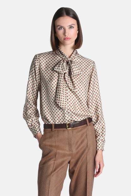 Luisa Spagnoli Var Fondo Crema Women Linosa - Silk Shirt with Lavalli�re SKU: LINOSA_3286 Image 01