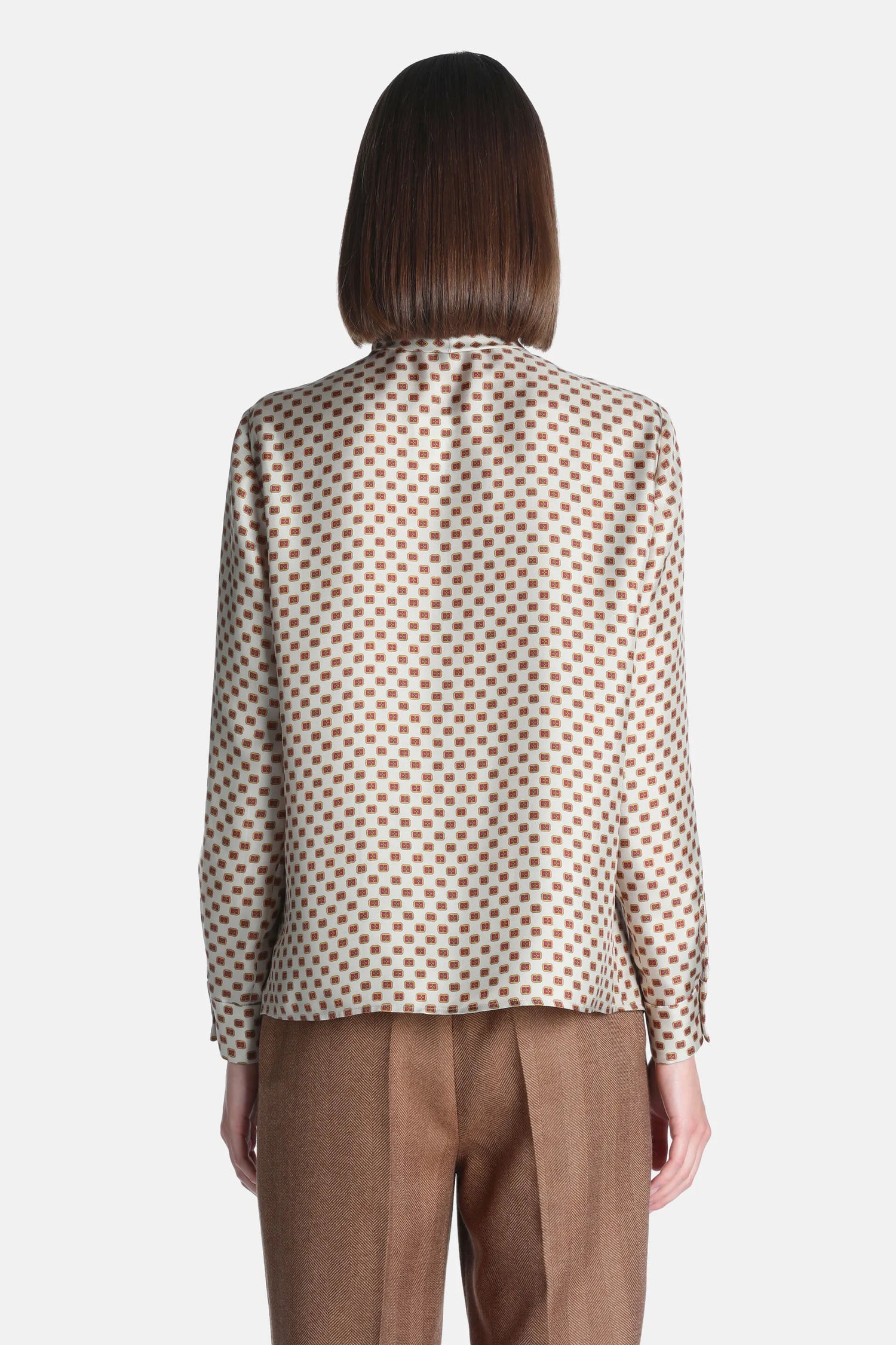 Luisa Spagnoli Var Fondo Crema Women Linosa - Silk Shirt with Lavalli�re SKU: LINOSA_3286 Image 02
