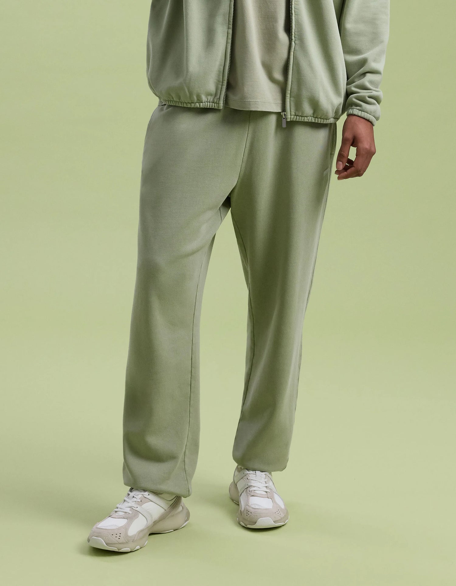 Celio_Green_Pantone_LMOPANJG_GREEN_06