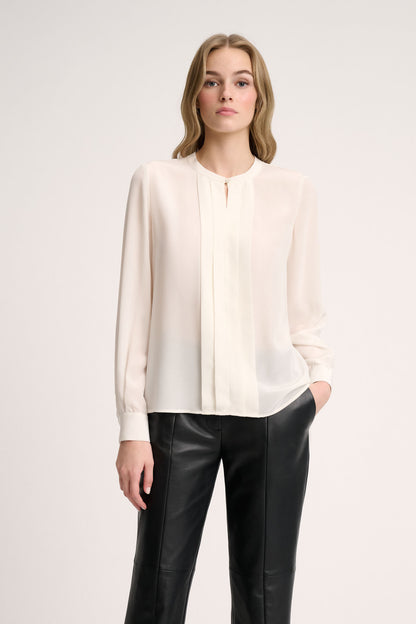 Logica Blouse With Keyhole Neckline_LOGICA_0202_01