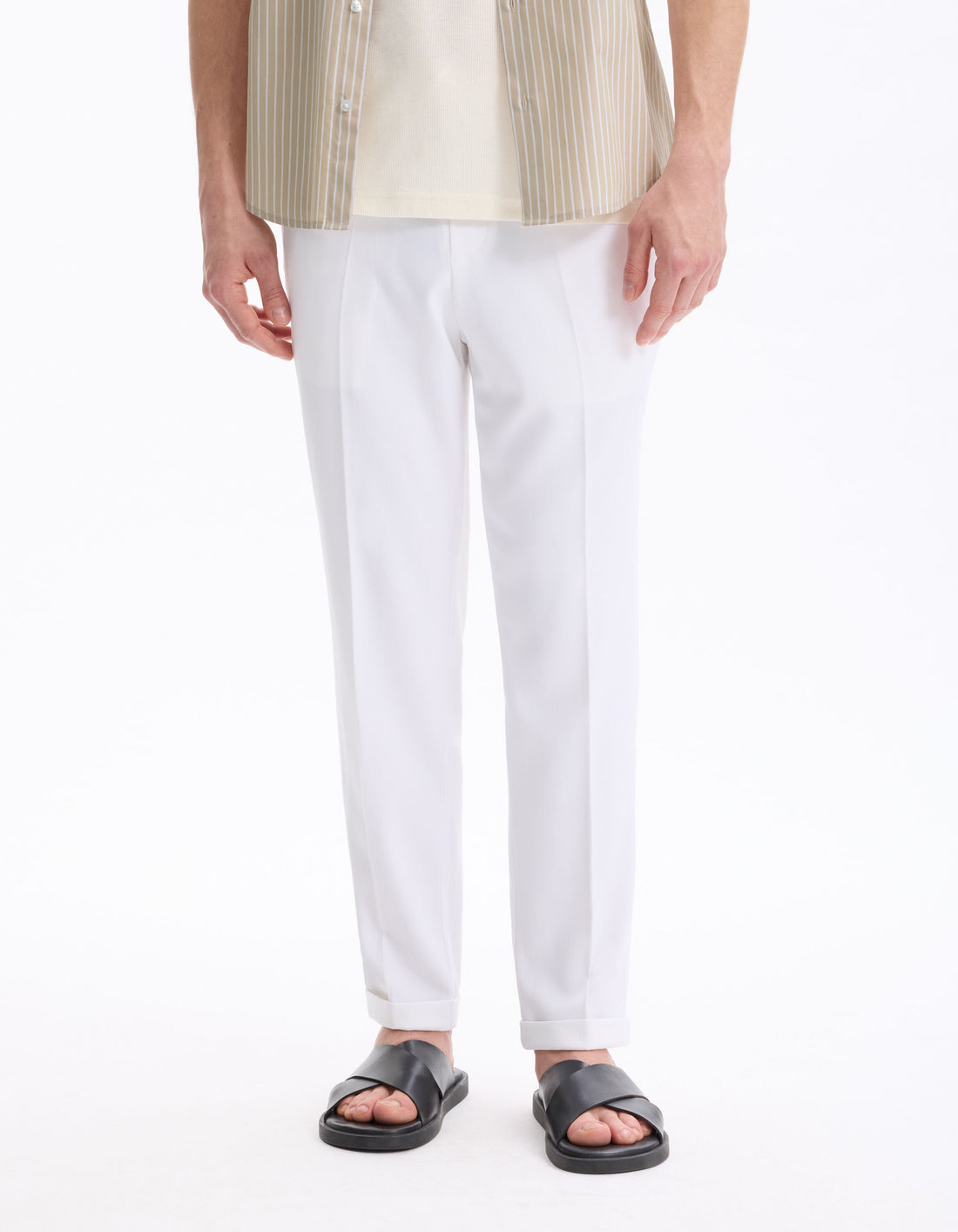 Celio_White Straight Stretch Trousers_LORA_OPTICAL WHITE_02
