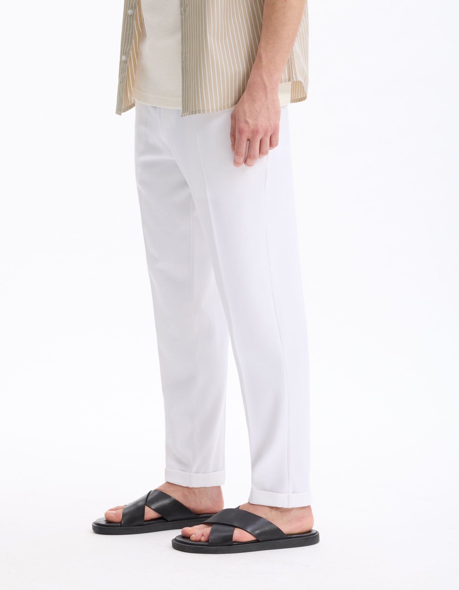 Celio_White Straight Stretch Trousers_LORA_OPTICAL WHITE_04
