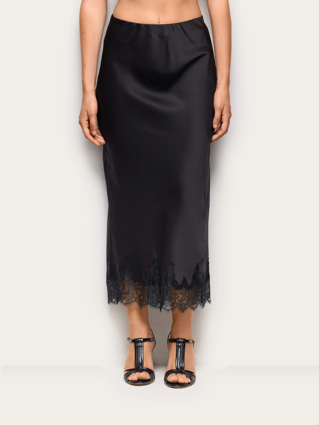 Yamamay BLACK Women Skirt - Midnight Satin SKU: LPBD193007_072 Image 02