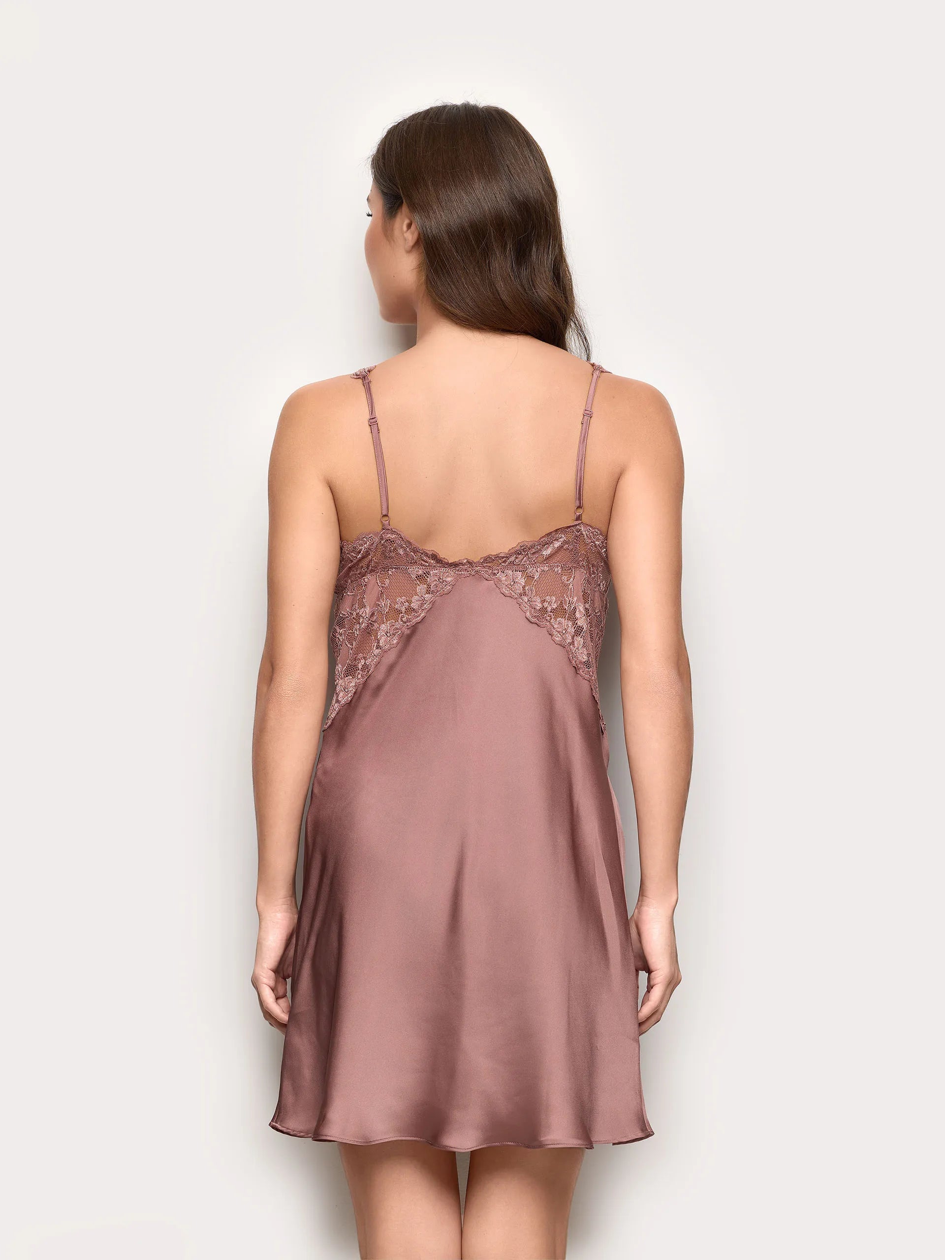 Yamamay_Dark Mauve_Satin Chemise - Primula Color_LSOD191002_063_04