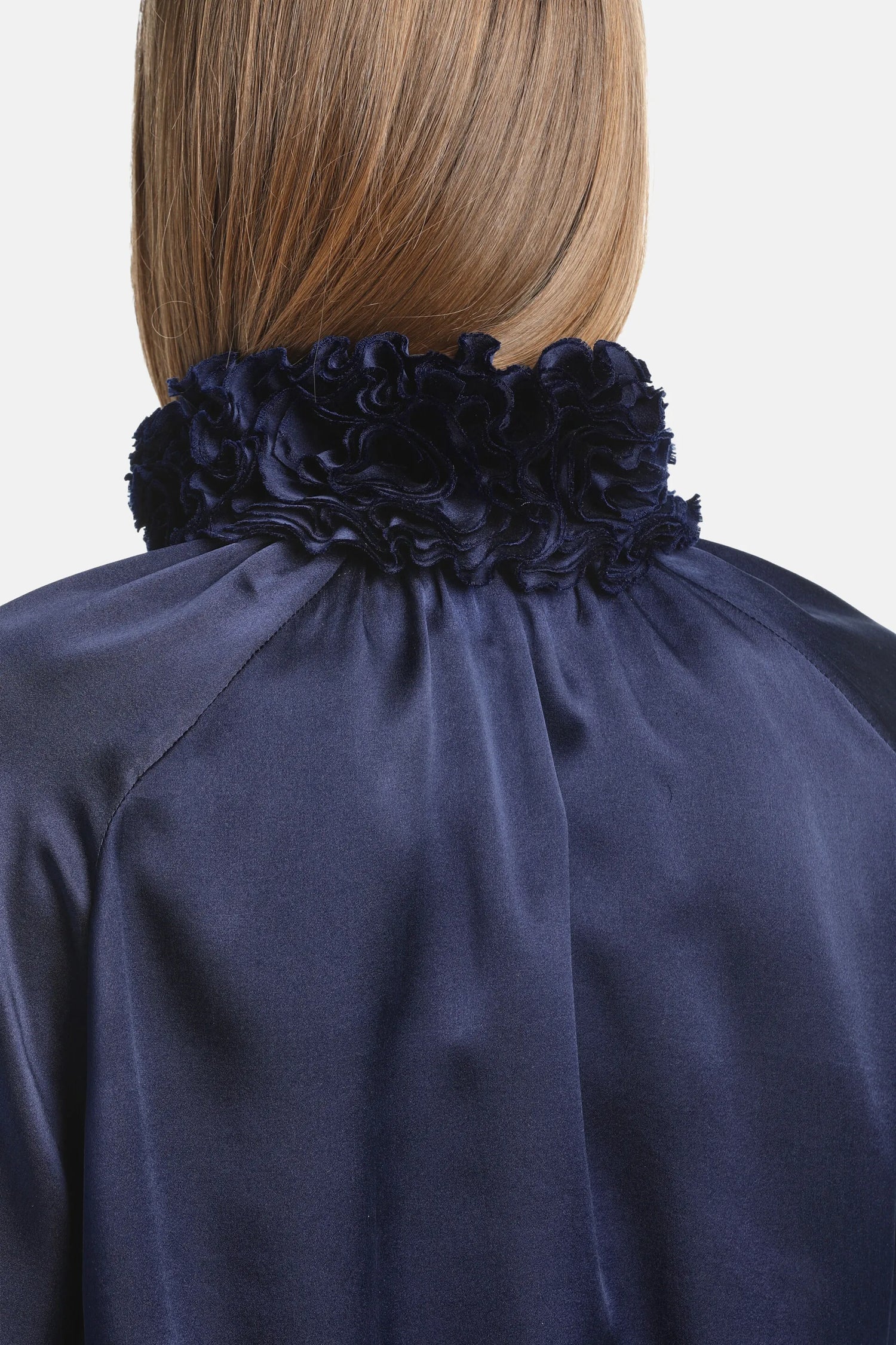 Luisa Spagnoli_Blue_Luanas - Silk Blouse With Floral AppliquŽ_LUANAS_1237_04