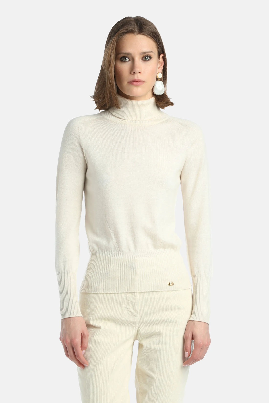 Luisa Spagnoli_Cream_Mano - Wool Turtleneck_MANO G_0202_01
