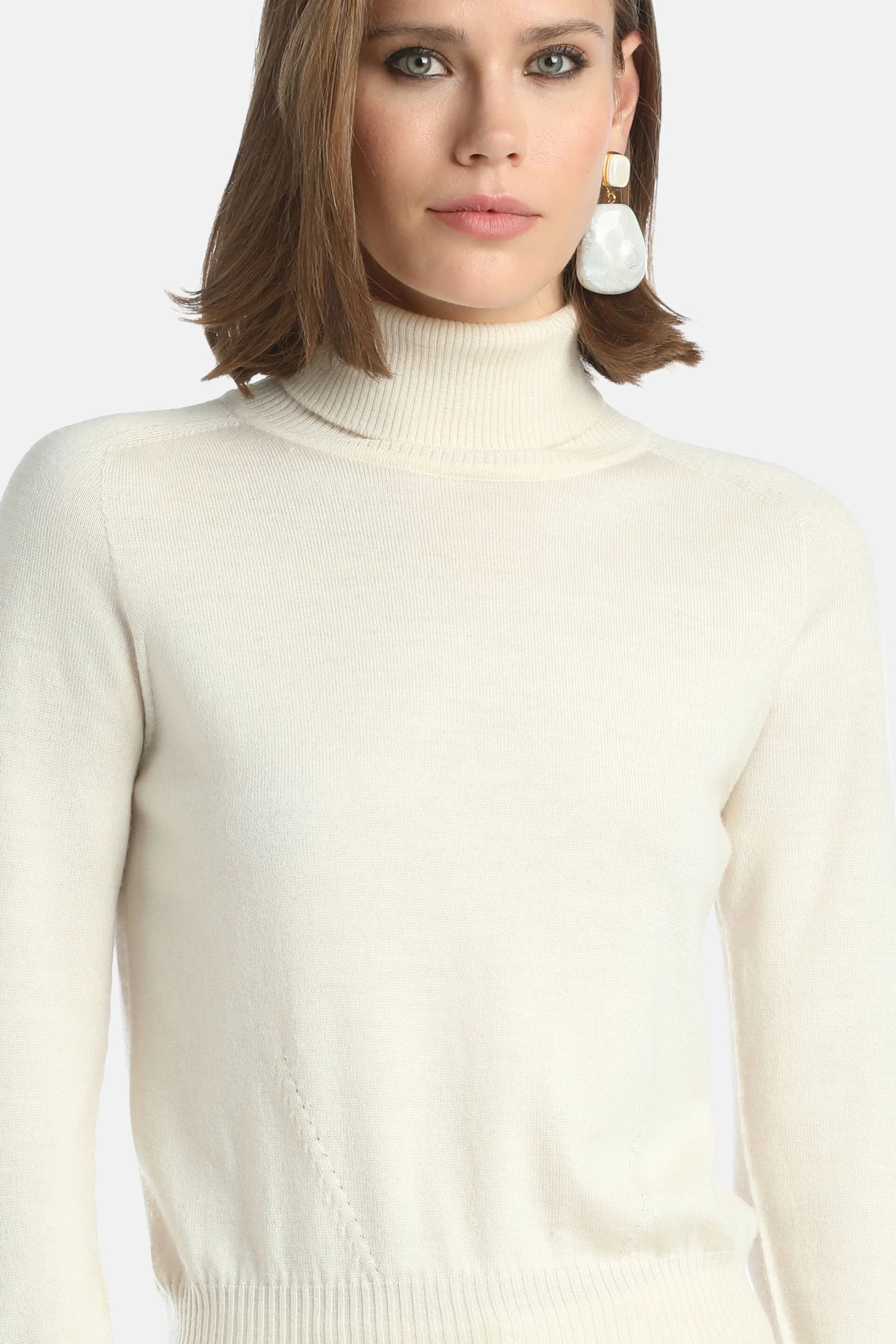 Luisa Spagnoli_Cream_Mano - Wool Turtleneck_MANO G_0202_04