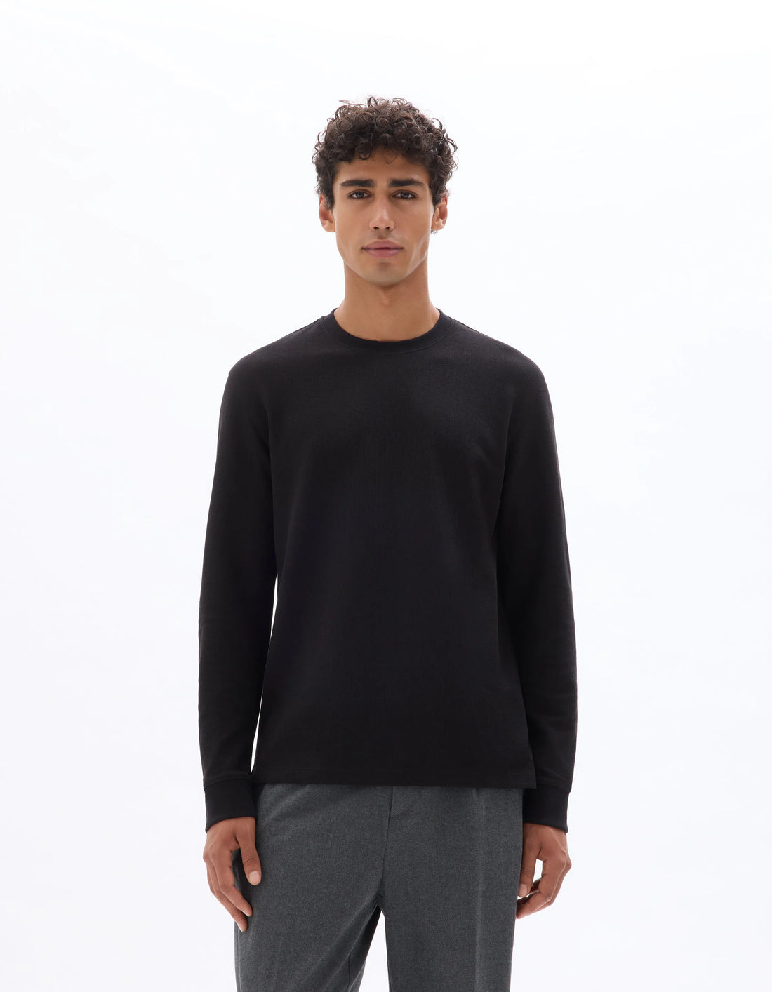 Celio_Black_Boxy Embossed Long-Sleeved T-Shirt_MECACHEML_BLACK_01