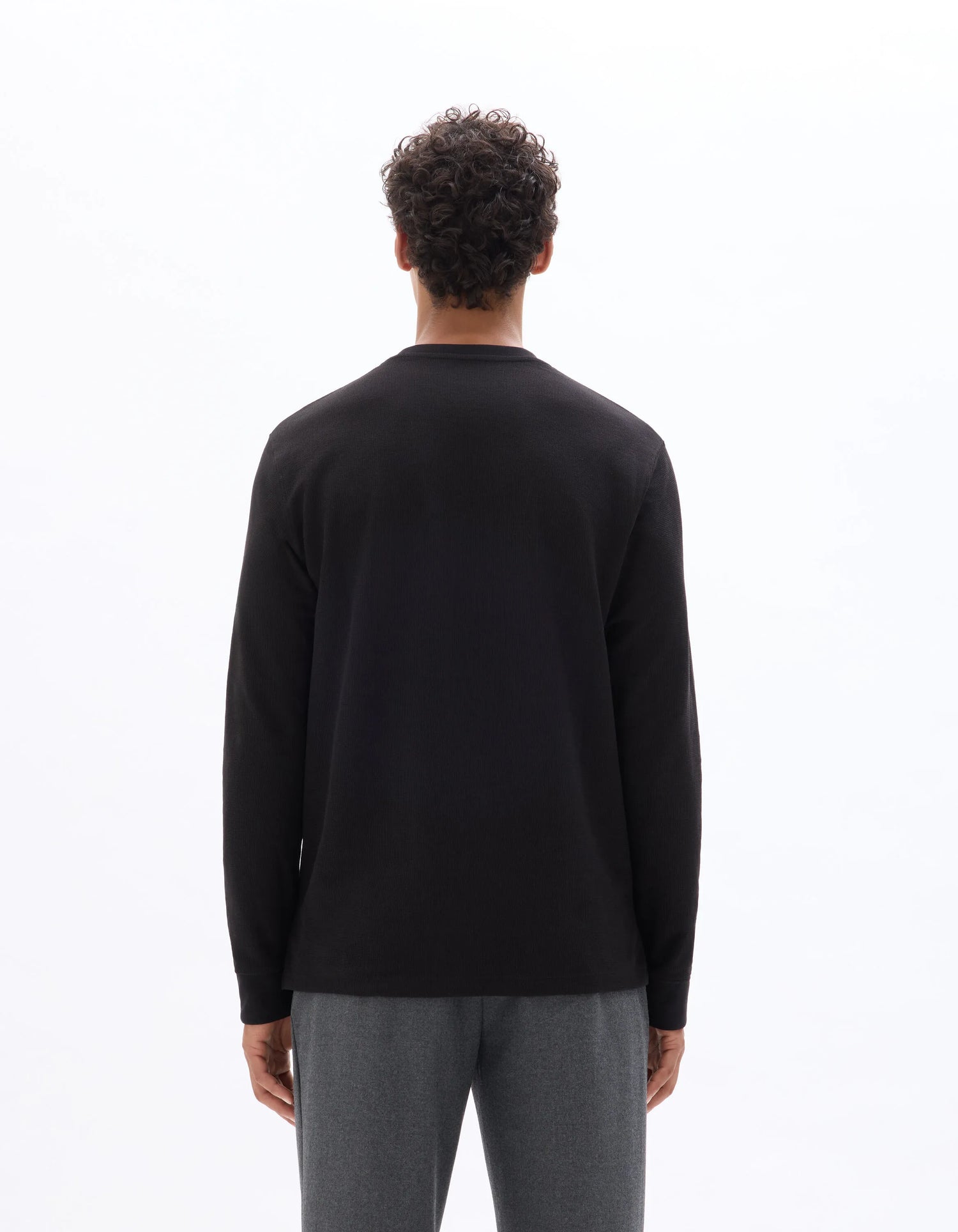 Celio_Black_Boxy Embossed Long-Sleeved T-Shirt_MECACHEML_BLACK_03