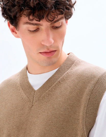 Celio_Beige Humus Mel_Sleeveless V-Neck Sweater 100% Cotton_MENIGHT_BEIGE HUMUS MEL_04