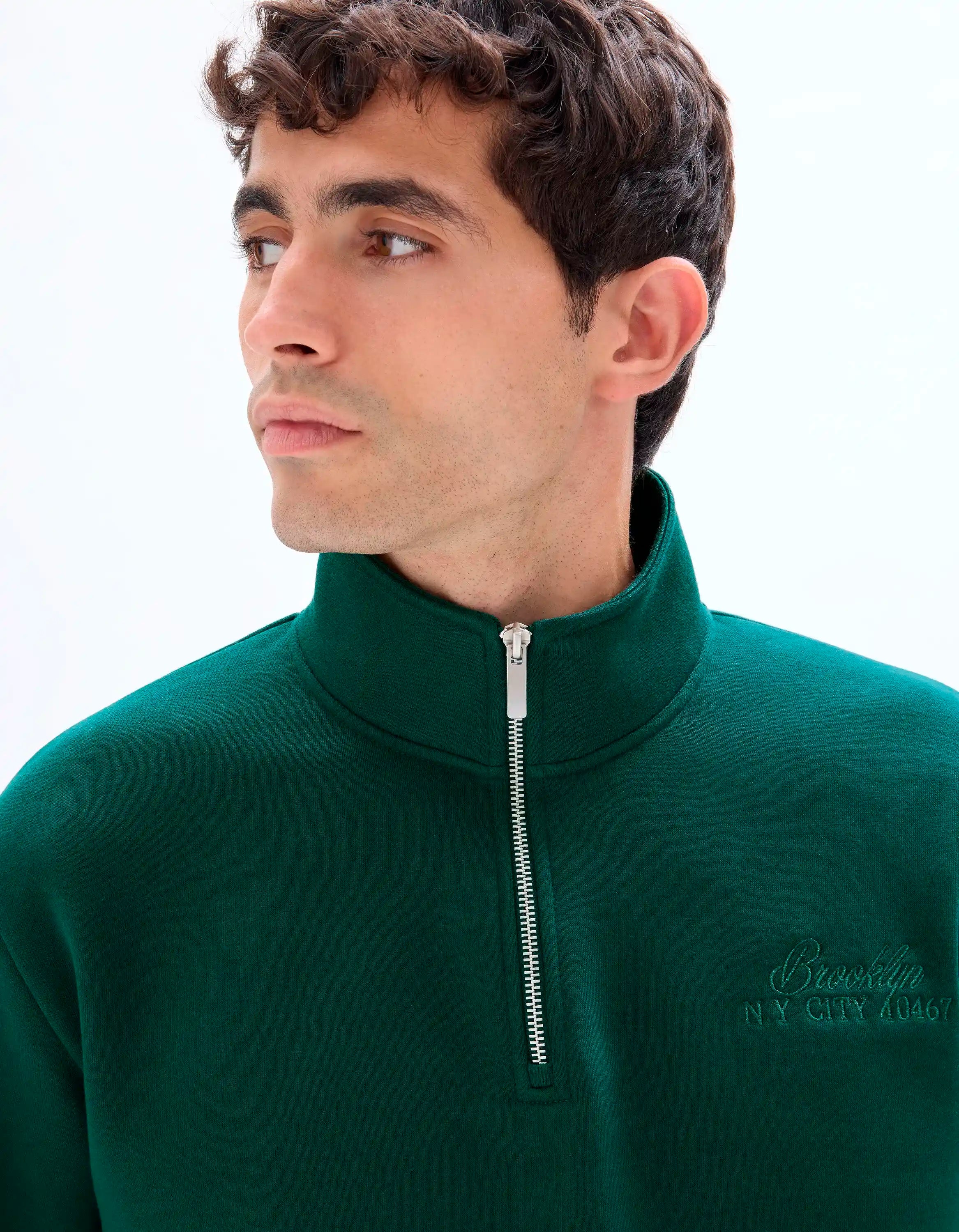 Celio_Vert Fonce 02_Regular Sweatshirt with Embroidered Trucker Collar_METONE_VERT FONCE 02_04