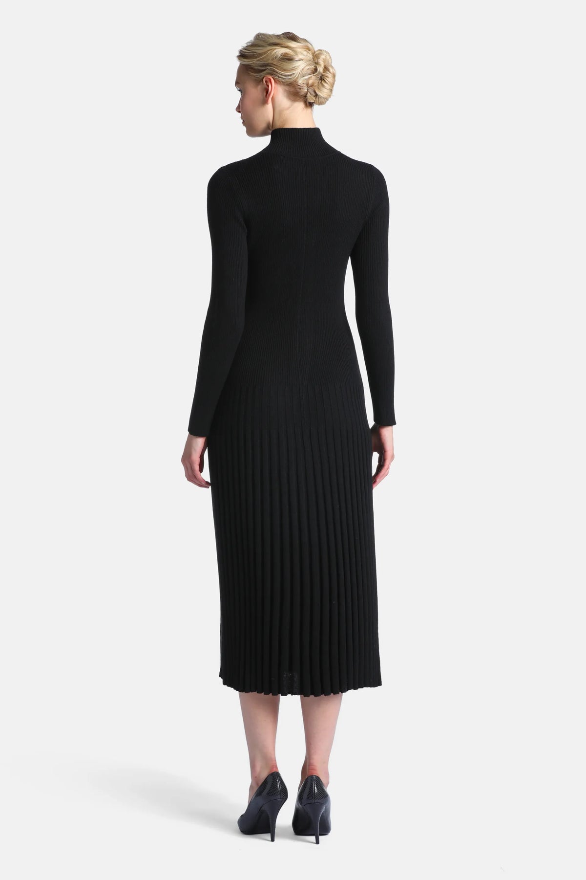 Luisa Spagnoli Nero Women Met Pleated Midi Dress SKU: MET_0101 Image 03
