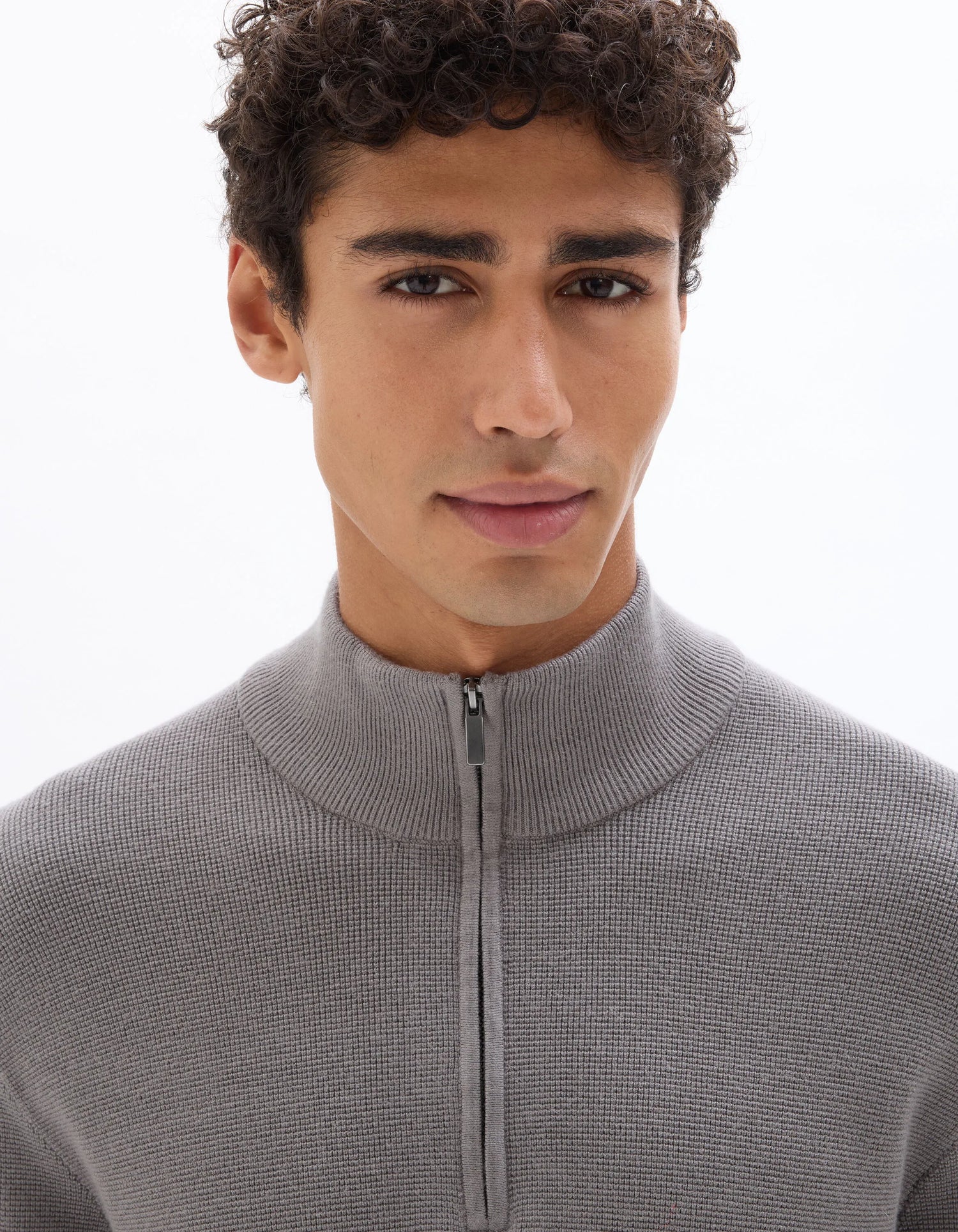 Celio_Grey_Regular-Fit Micro-Waffle Crewneck Sweater - Grey_MEVIATRUCK_MID GREY_04