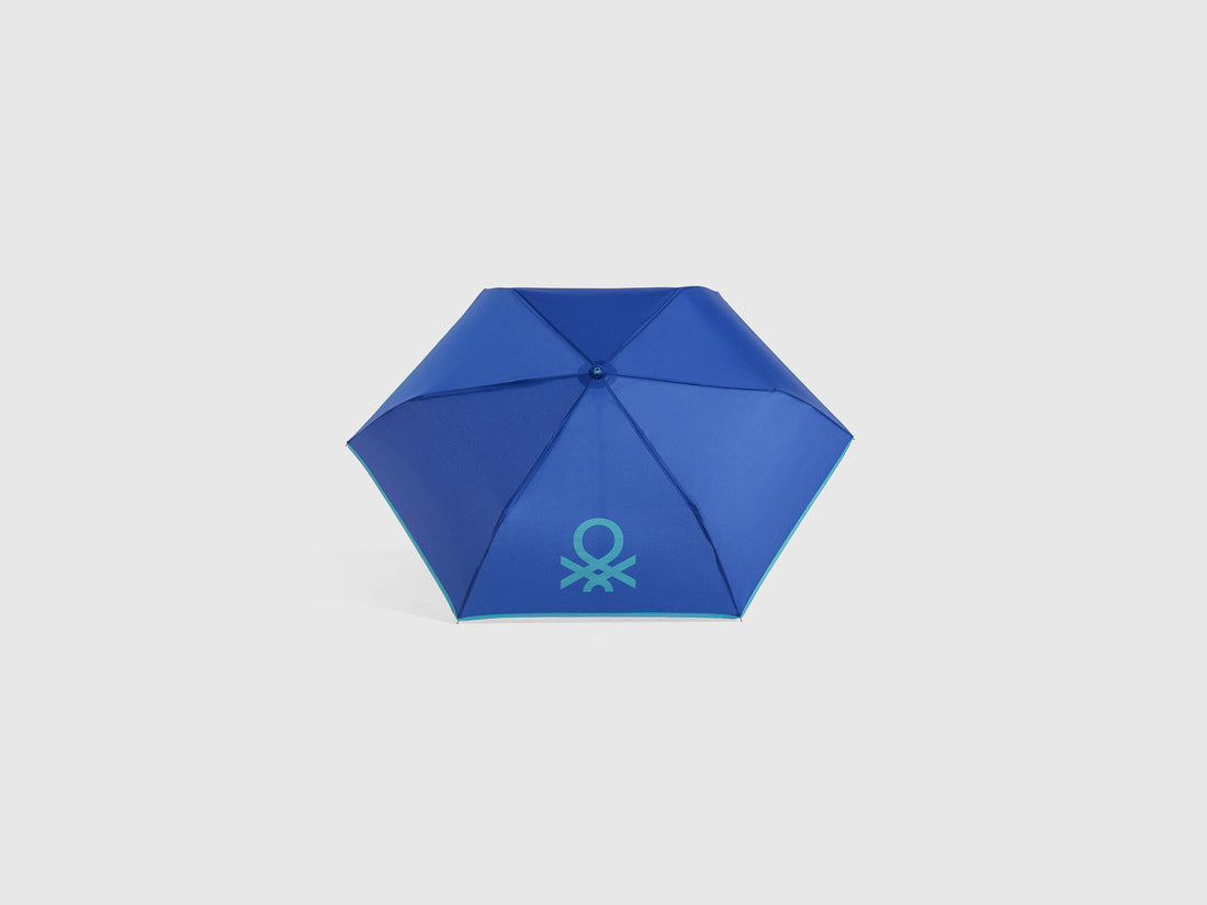 Blue Umbrella_MGIT0211X_18B_02