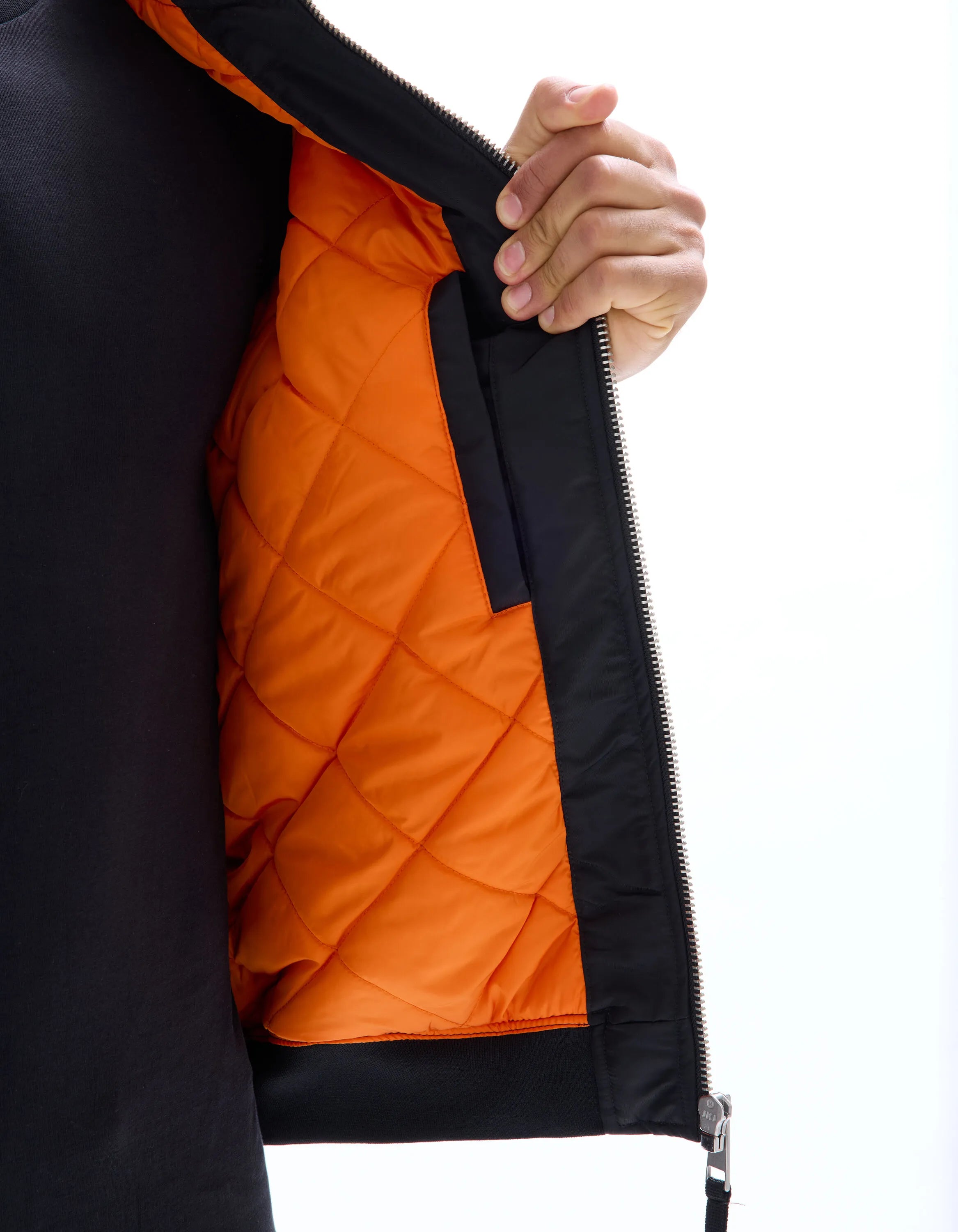 Celio_Black_Quilted Bomber Jacket_MUJAMES_BLACK_05