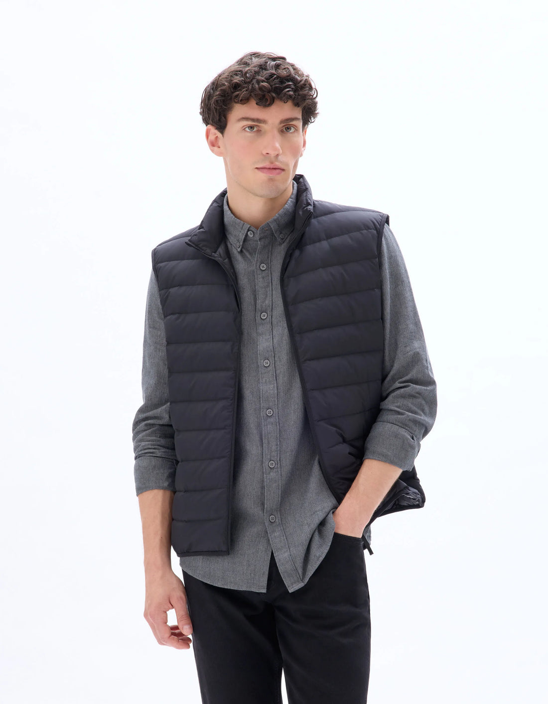 Celio_Black_Lightweight Sleeveless Down Jacket_MULIGHTSL_BLACK_02